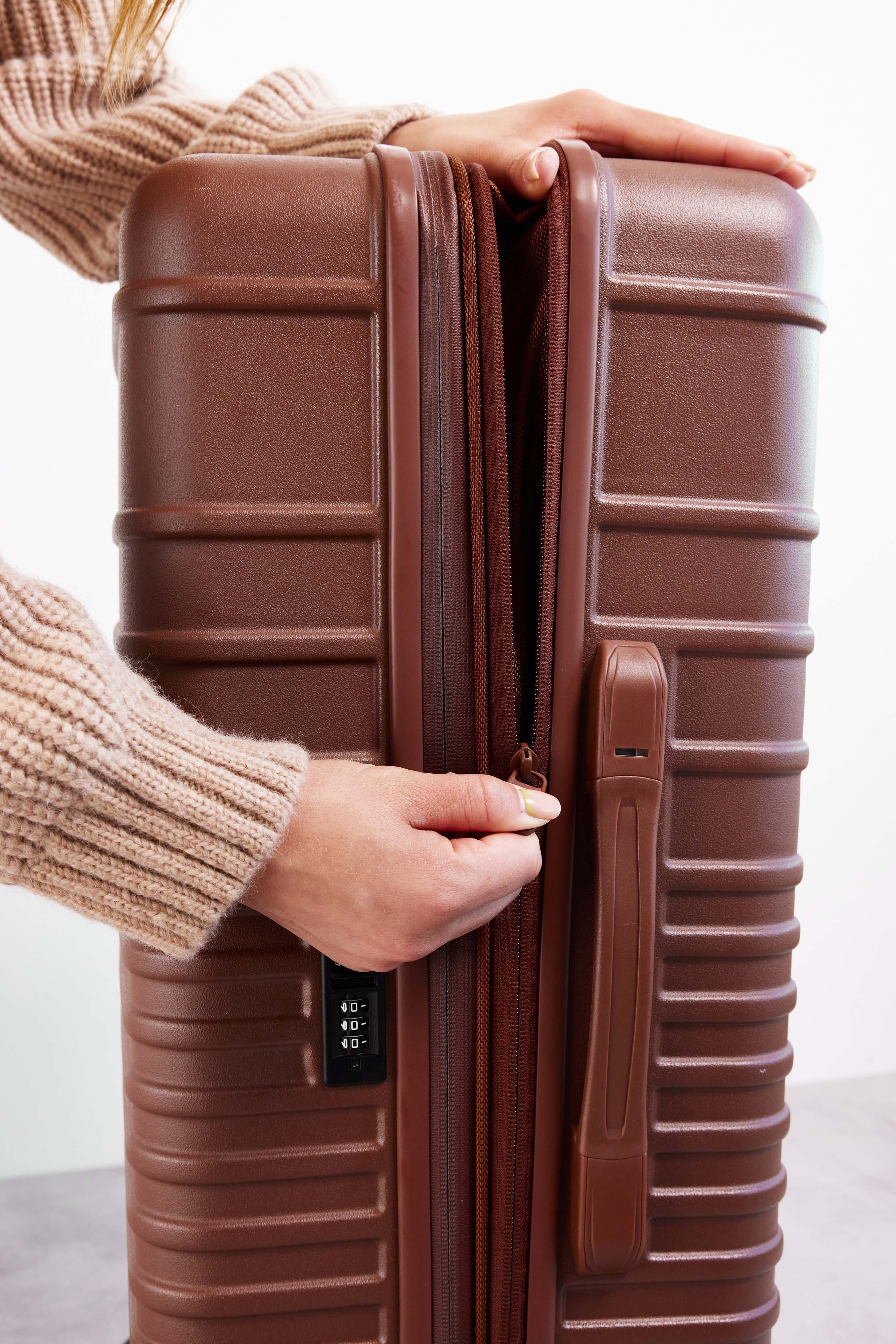 Premium Maple Wood Medium Check-In Roller Luggage - Stylish & Durable Carry-On for Business Travel & Weekend Getaways