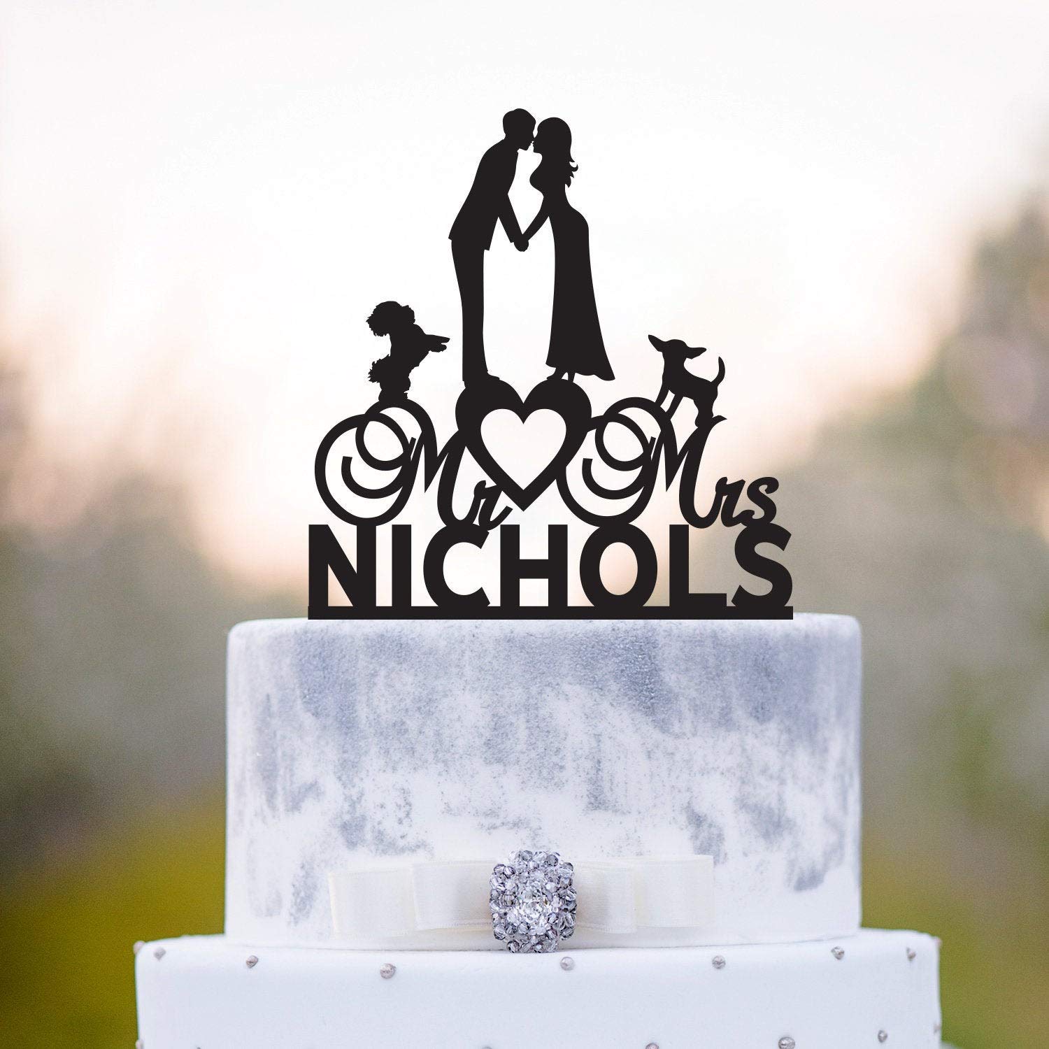 Personalized Mr and Mrs Wedding Cake Topper with Chihuahua & Shih Tzu - Custom Last Name & Heart Design for Couples - Perfect for Wedding Cakes, Anniversary Celebrations, and Romantic Events