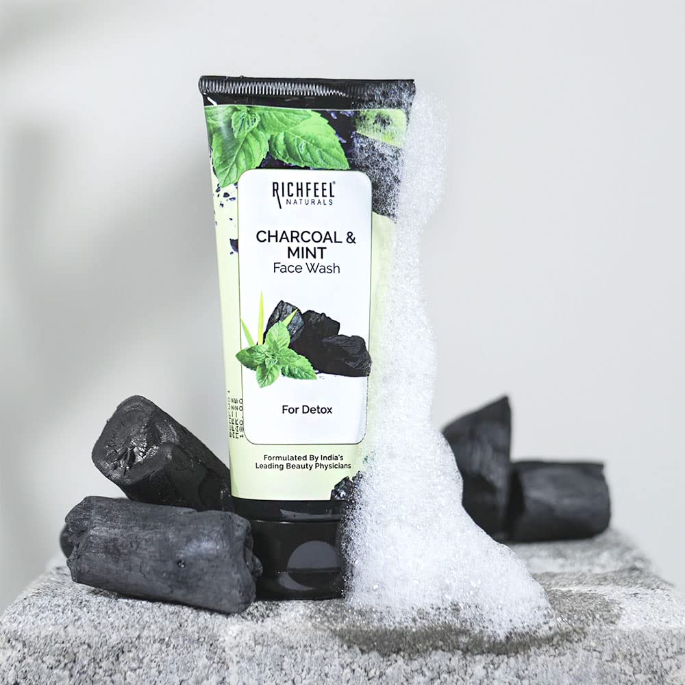 Richfeel Naturals Charcoal & Mint Facial Cleanser 100g - Deep Pore Cleansing for Oily & Acne-Prone Skin - Perfect for Daily Skincare Routine & Travel