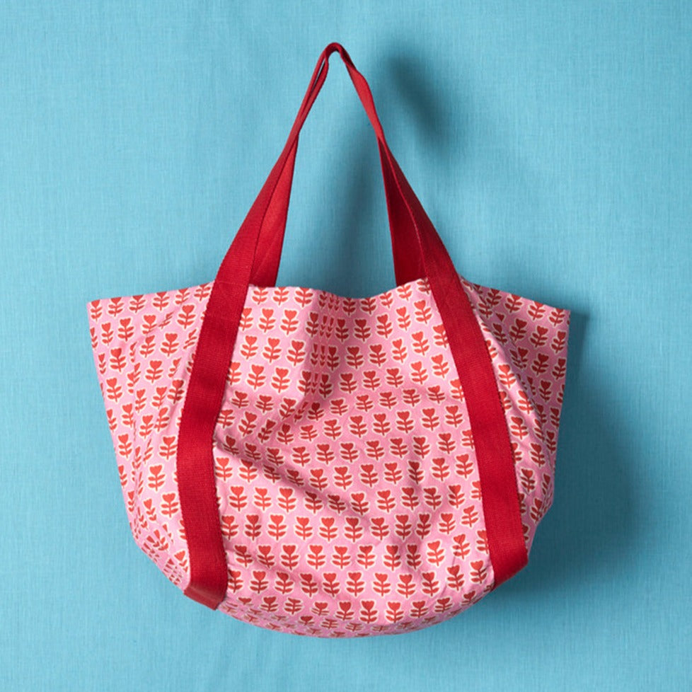 Stylish Printed Cotton Canvas Beach Tote Bag with Floral Design in Pink - Perfect for Pool, Beach, and Summer Travel Accessories