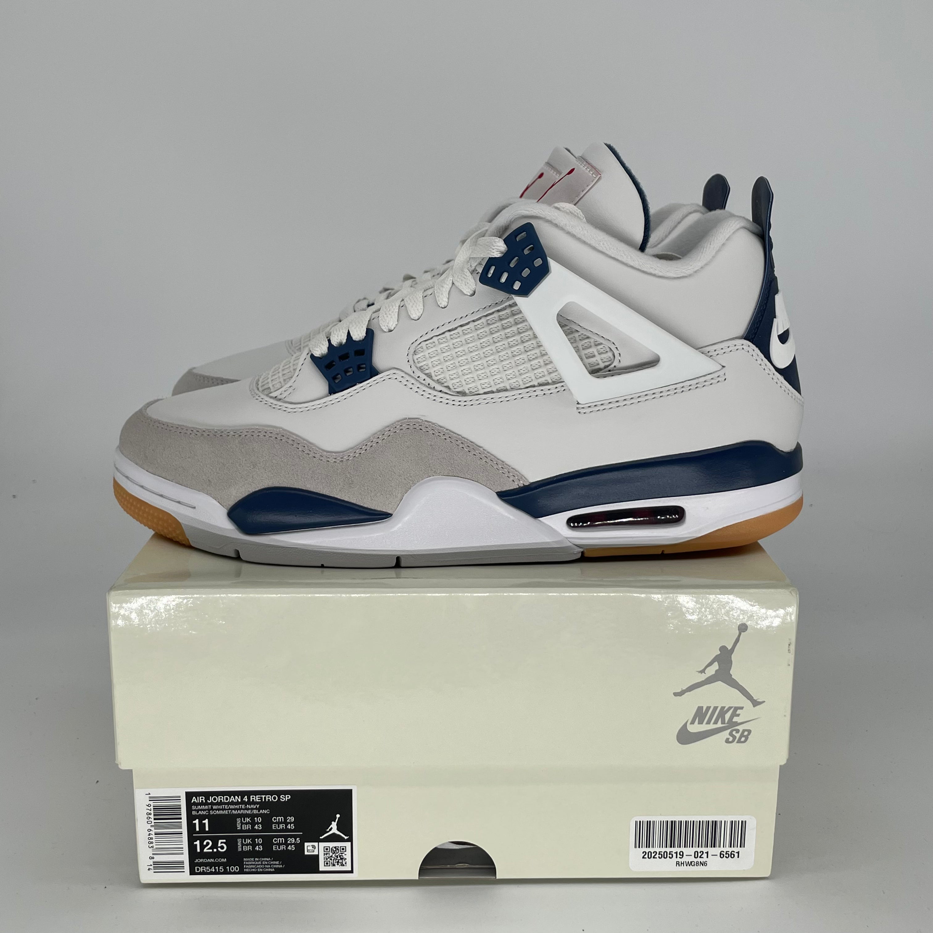 Original Title: AIR JORDAN 4 SB NAVY SIZE 11/12.5W DR5415 100   Optimized Title: **Authentic Air Jordan 4 SB Navy Blue Sneakers - Men's Size 11 & Women's Size 12.5W (Style DR5415-100) - Perfect for Skateboarding & Streetwear Fashion**