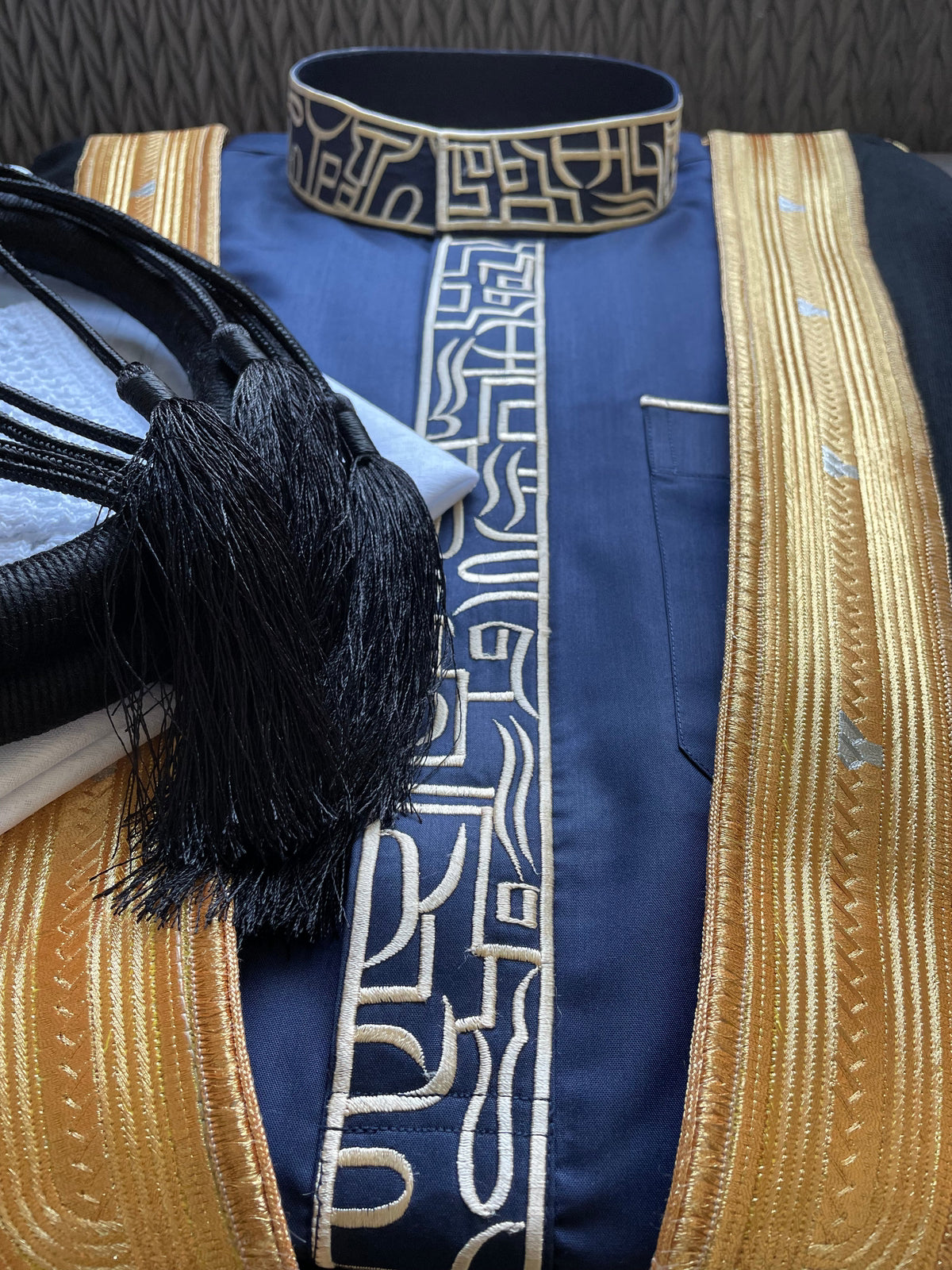 Men's Blue Thobe with Gold Embroidery 5-Piece Set - Traditional Islamic Robe for Eid, Wedding & Special Occasions