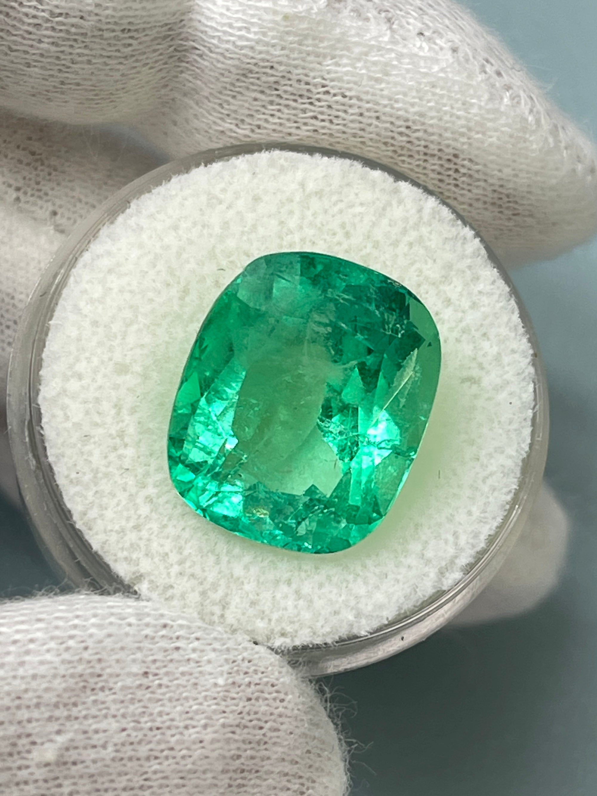 11.50 Carat Natural Muzo Colombian Emerald - 15.5x13mm Cushion Cut Yellowish Green Gemstone for Jewelry Making & Luxury Gifts