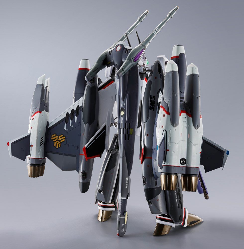 Bandai DX Chogokin VF-25F Tornado Messiah Valkyrie Action Figure - Macross Frontier Alto Saotome Ver. | Collectible Anime Robot Toy for Display & Play | Perfect for Fans & Model Enthusiasts