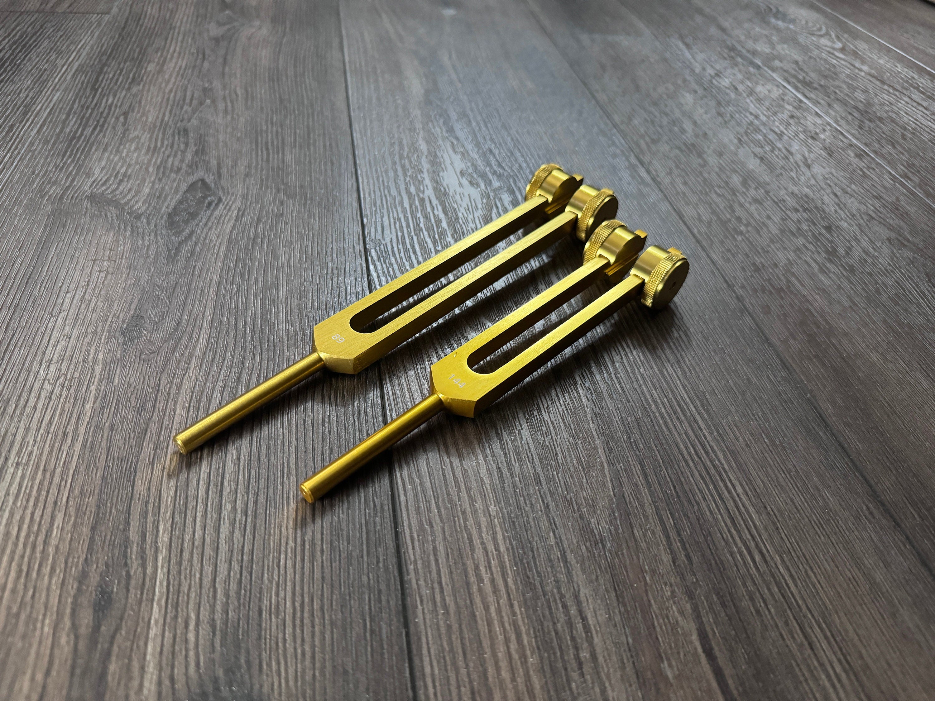89Hz & 144Hz Fibonacci Golden Ratio Tuning Fork Set for Gamma Binaural Beat Entrainment with 10mm Crystal Attenuator Handle - Perfect for Sound Therapy, Meditation, and Energy Healing Sessions
