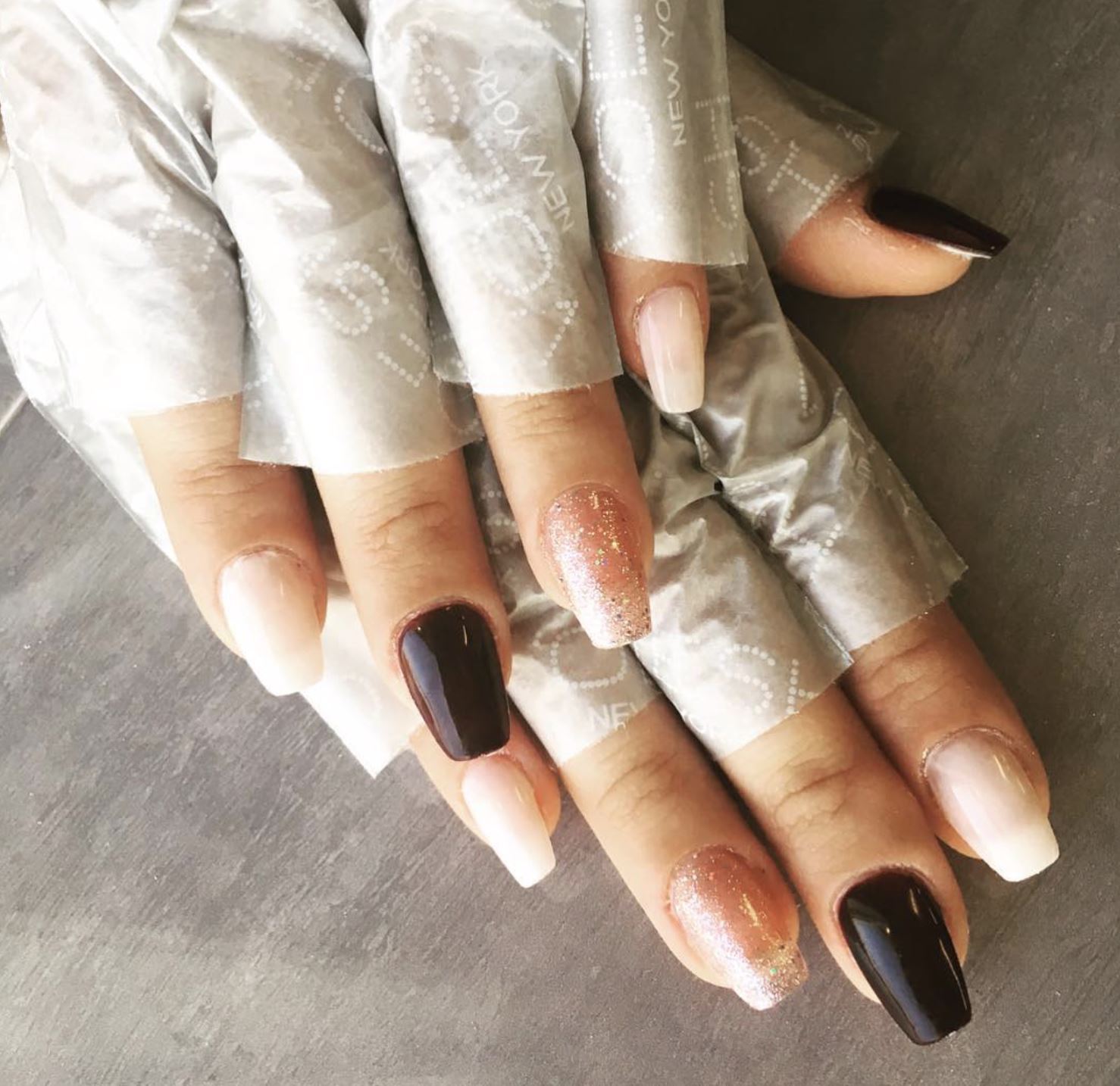 Voesh Collagen Peppermint Gloves - Moisturizing Hand Treatment for Dry Skin - Perfect for Spa, Home Care & Winter Hand Protection