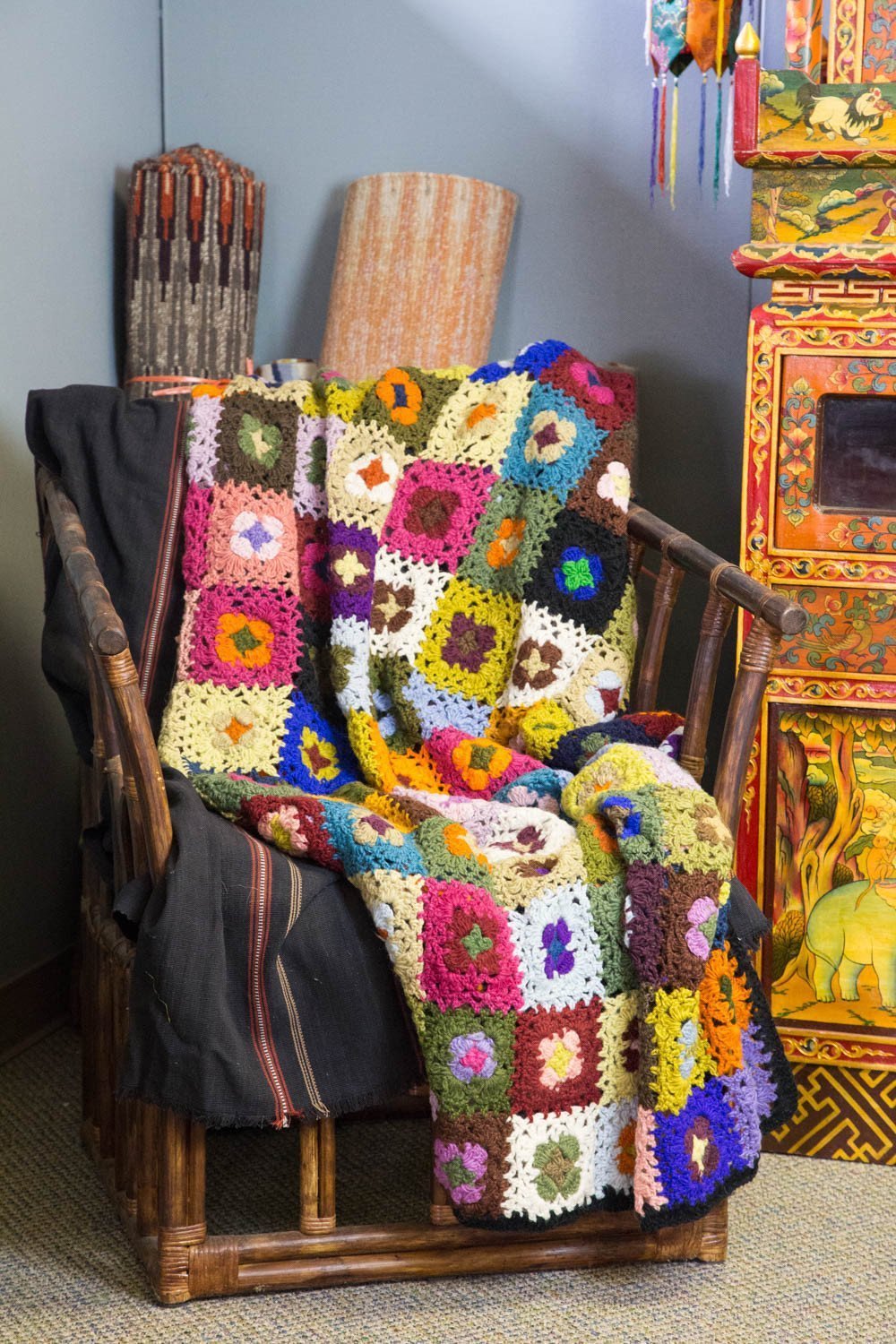 Handmade Wool Crochet Blanket - Soft & Cozy Throw for Bed, Sofa, and Travel - Perfect for Gifts, Home Decor, and Winter Warmth