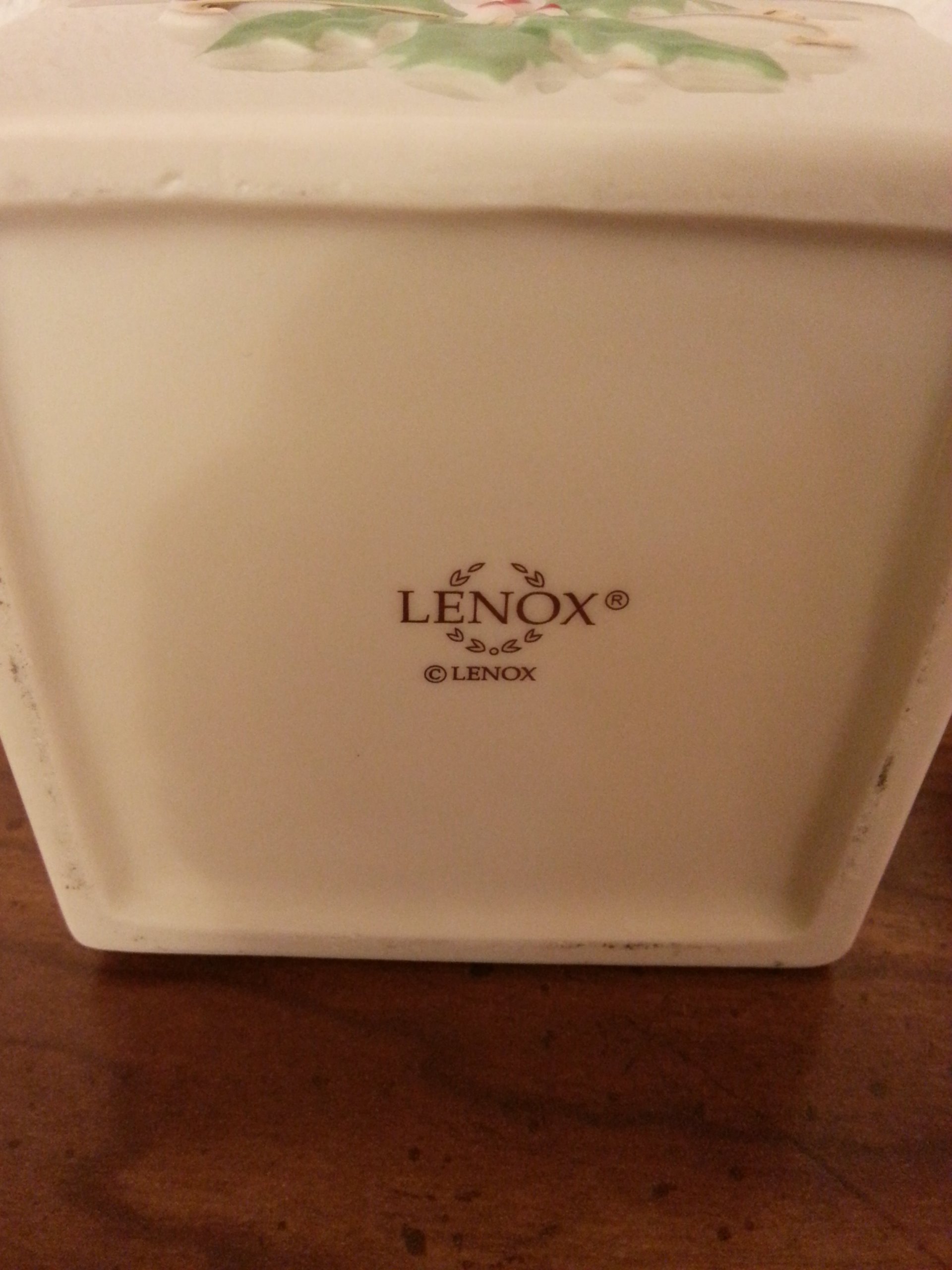 Lenox Holiday Holly Box - 3 Inch Ceramic Christmas Decoration for Table Centerpiece, Gift Giving & Festive Home Decor