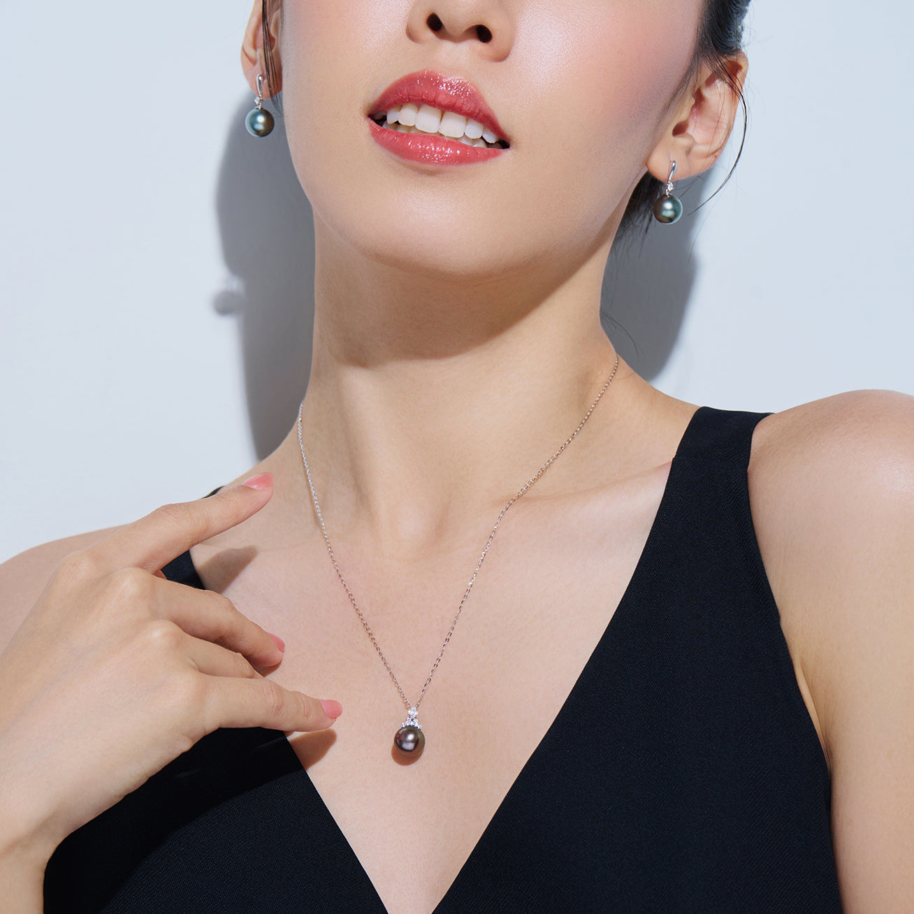 18K Solid Gold Tahitian Pearl Necklace for Women - Genuine Saltwater Pearl Jewelry - Elegant Gift for Wedding, Anniversary & Special Occasions