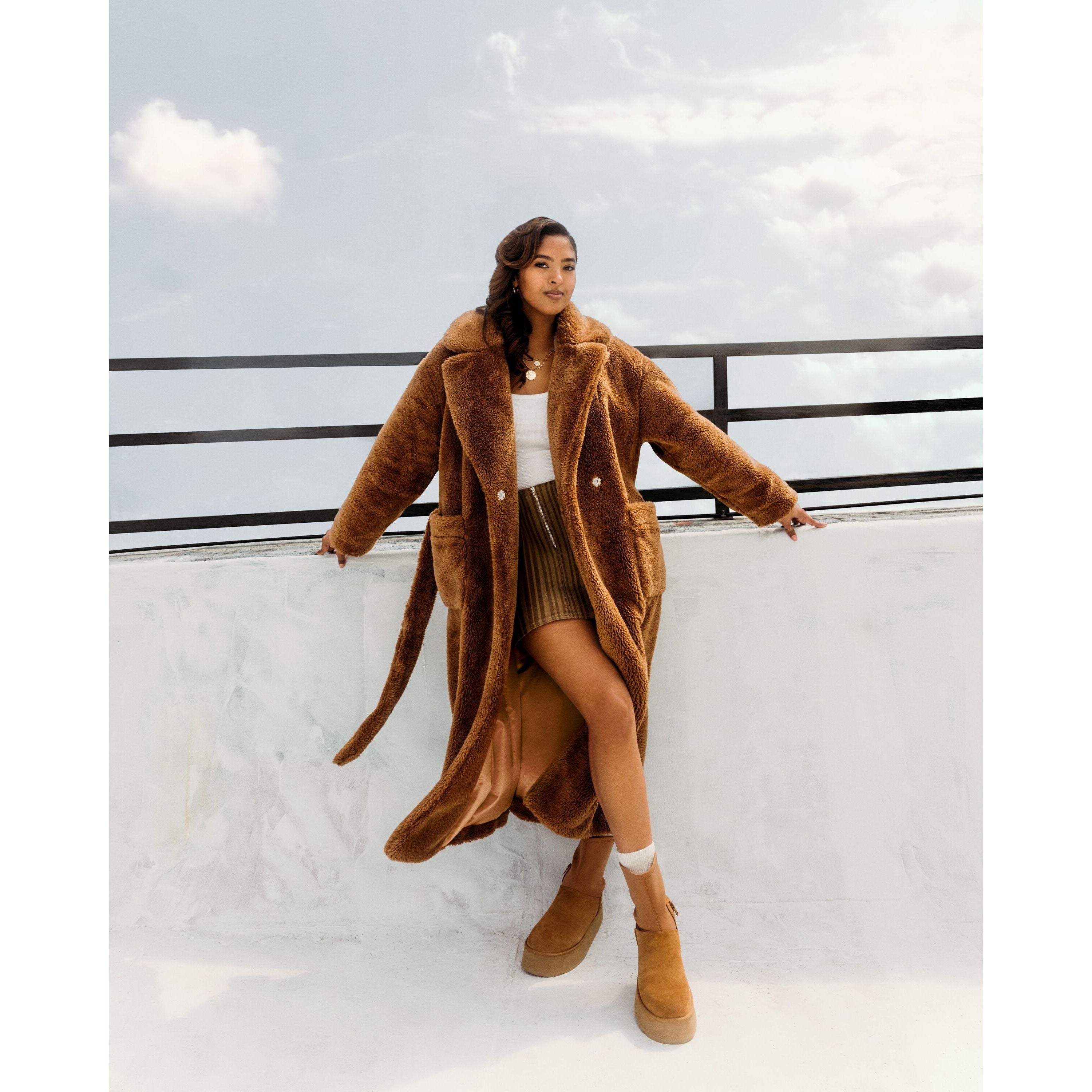 UGG Women's Classic Dipper Boots in Chestnut - Warm Winter Shearling Boots for Women | Perfect for Snow, Cold Weather & Casual Outfits