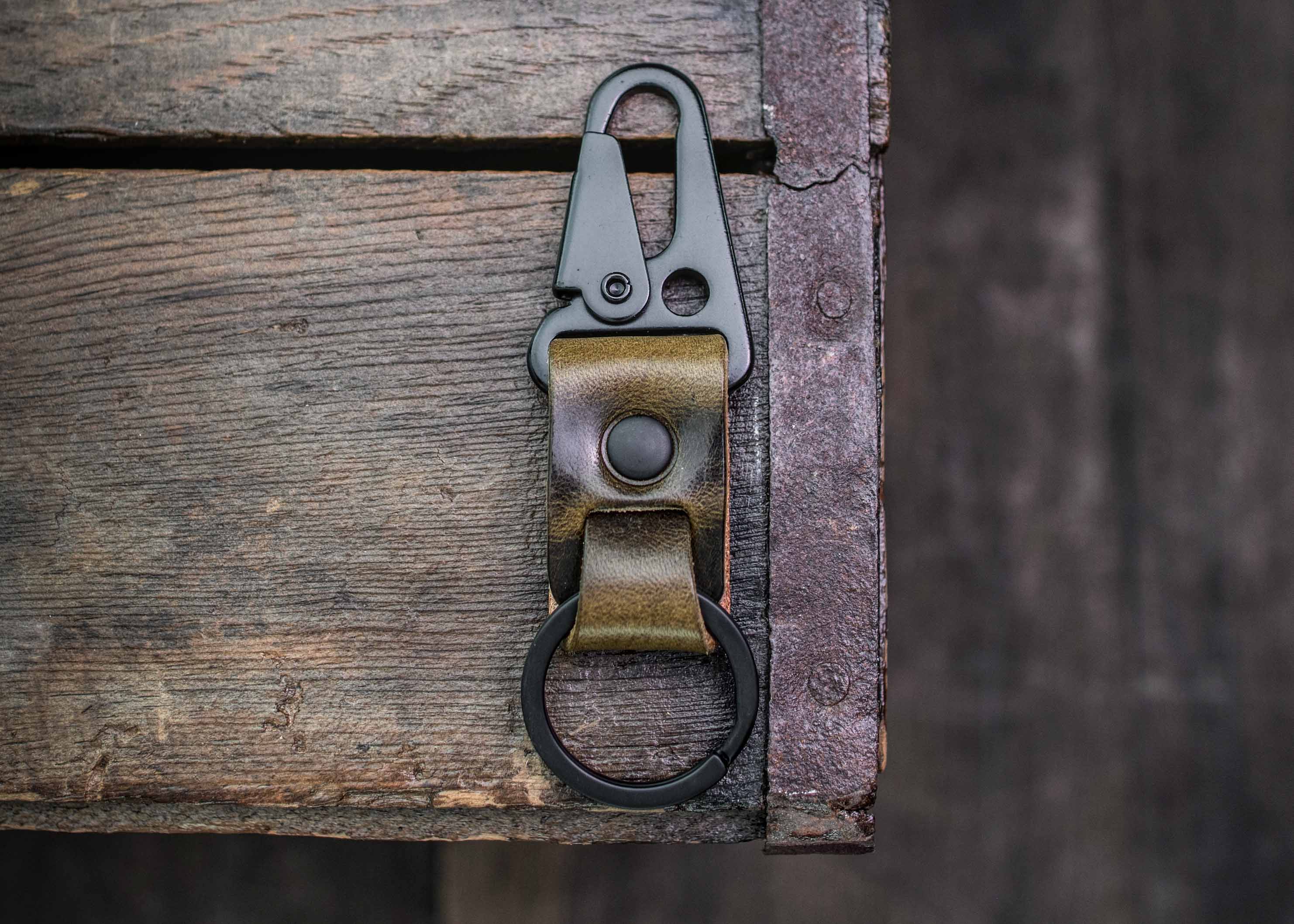 Premium Genuine Leather Keychain Clip - Durable & Stylish Key Holder for Keys, ID Cards, and Accessories - Perfect for Everyday Carry, Gifts, and Travel Essentials
