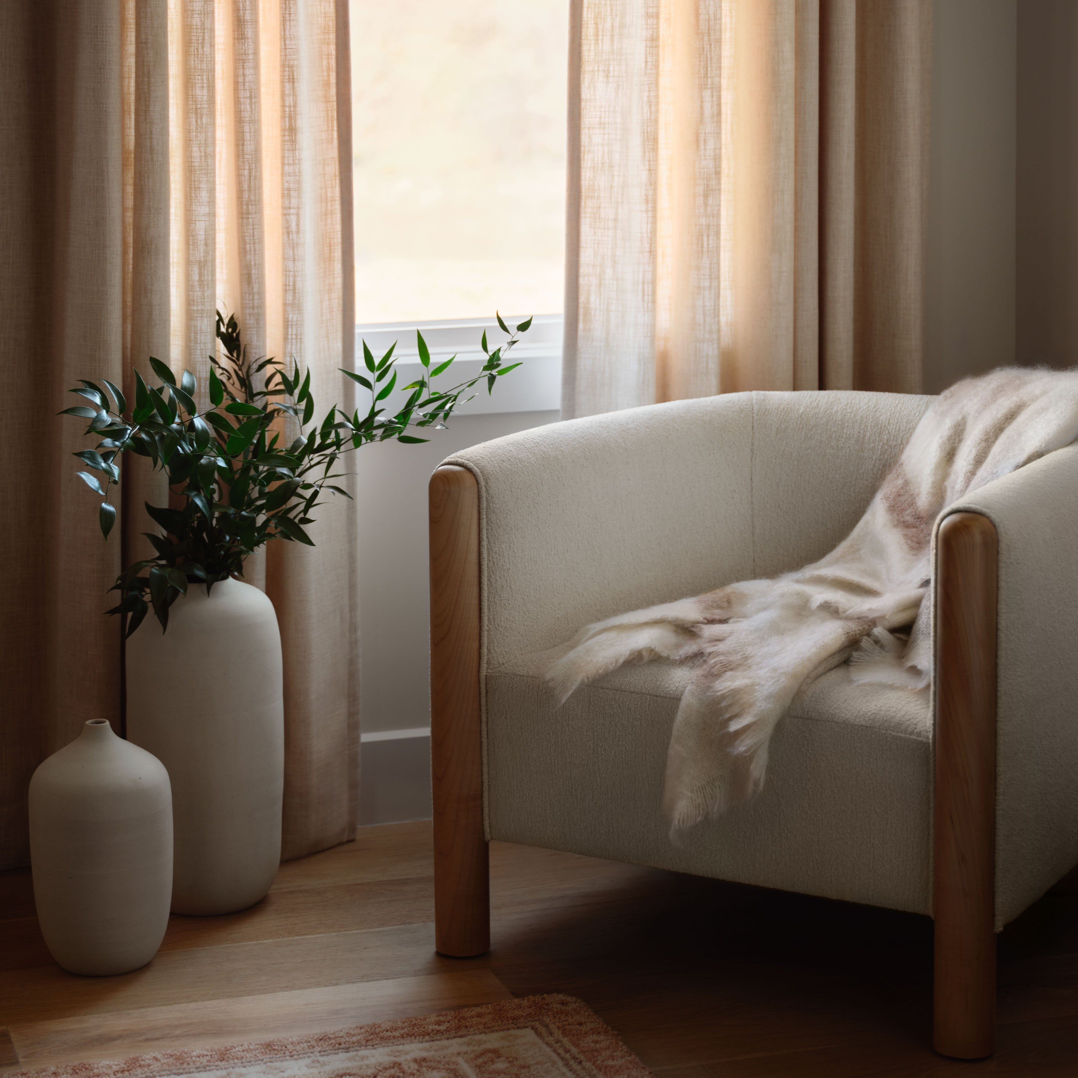 Laurel Armchair - Modern Accent Chair for Living Room, Bedroom & Office - Comfortable Upholstered Lounge Chair with Wooden Legs - Perfect for Reading, Relaxing & Decorating Your Home
