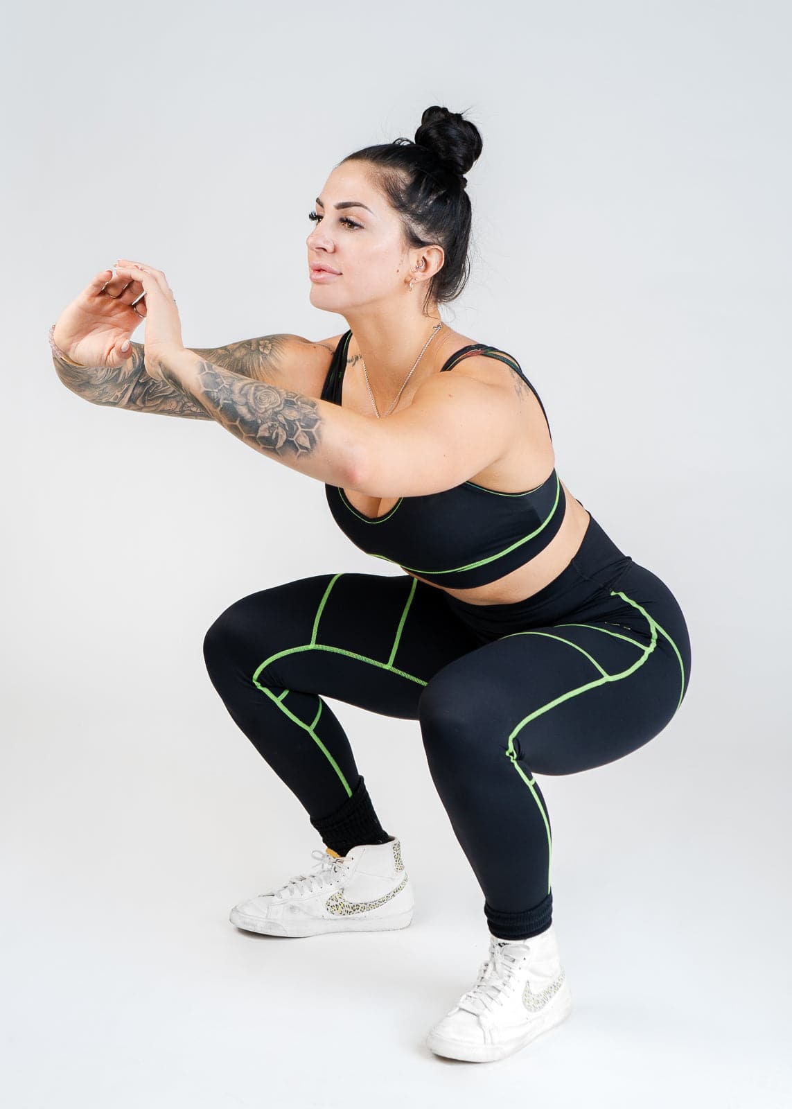 Contour Bra in Neon Green - Seamless Comfort for Yoga, Workouts & Everyday Wear