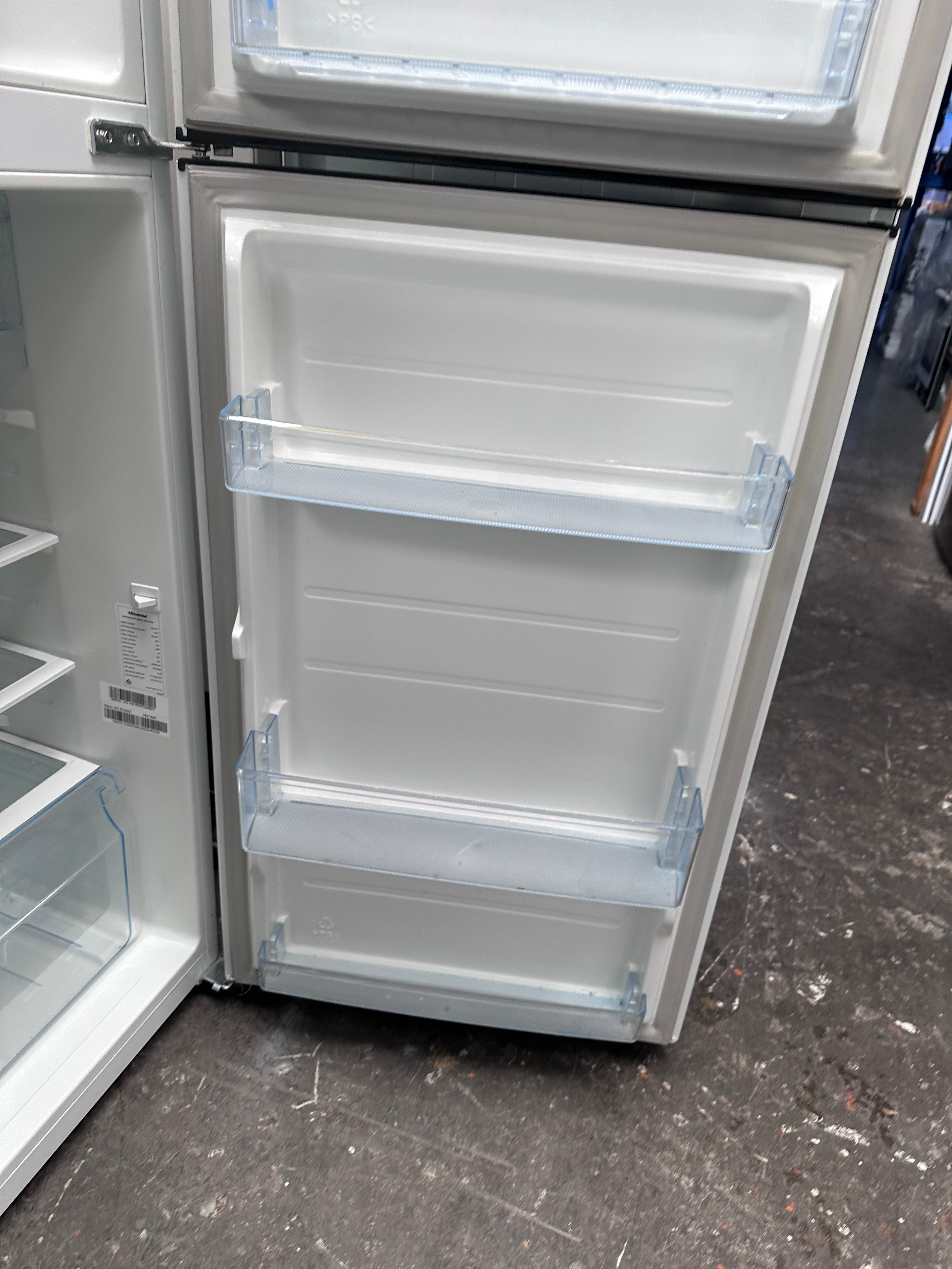 Hisense 230L Top Mount Refrigerator - Energy Efficient, Quiet Operation - Perfect for Small Apartments, Dorms & Office Break Rooms [Certified Refurbished]