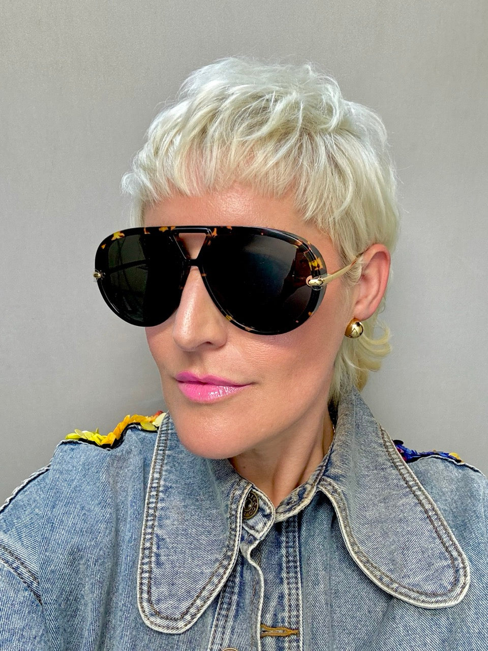 Bottega Veneta BV 1273 005 Tortoise Gold Sunglasses - Luxury Designer Shades for Women & Men - Perfect for Outdoor Activities, Beach & Fashion Statements