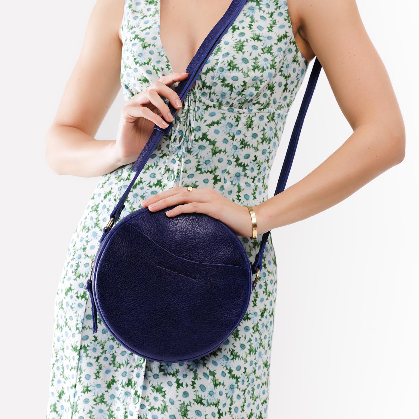 Stylish Circle Crossbody Bag for Women - Trendy Leather Shoulder Purse with Adjustable Strap - Perfect for Everyday Use, Travel & Shopping