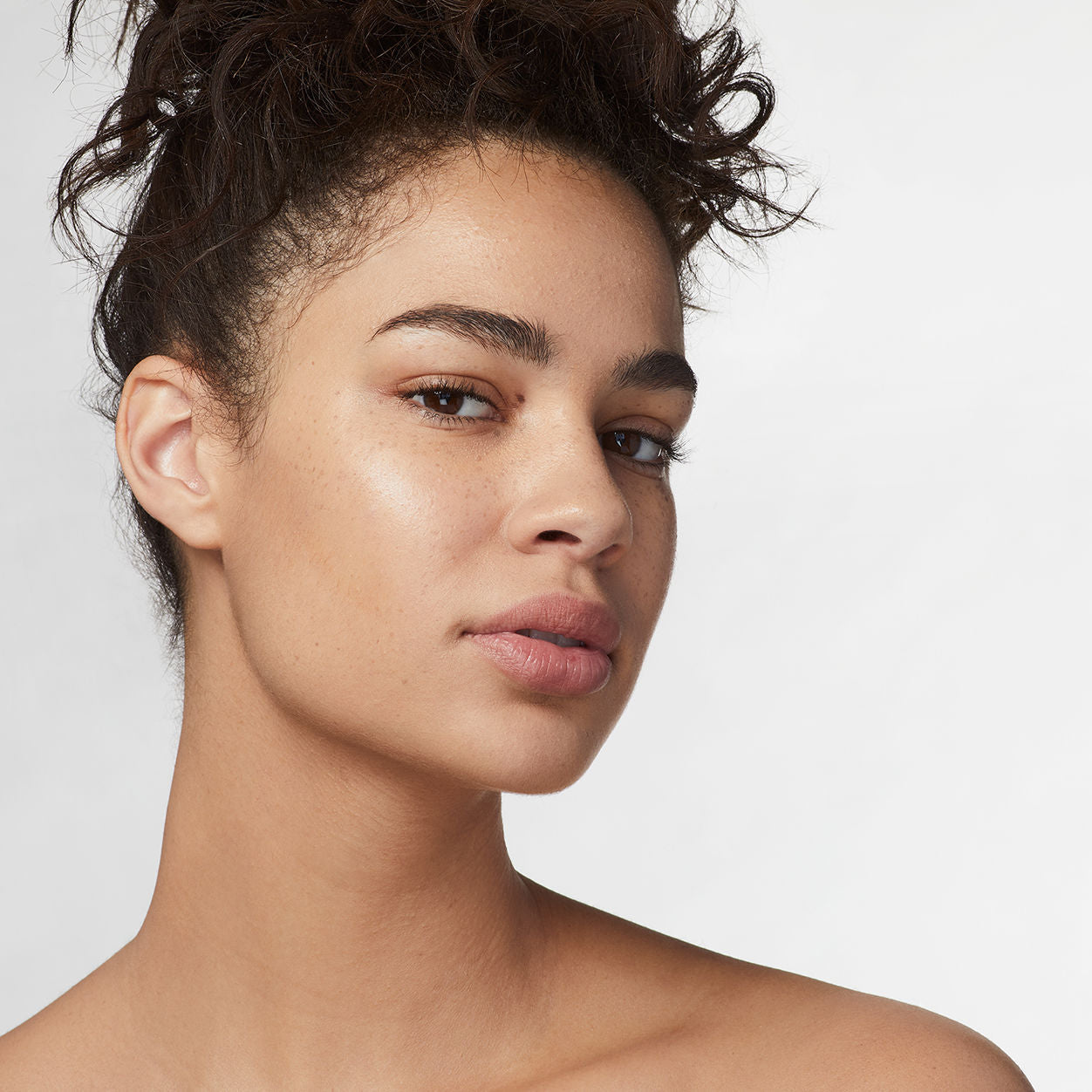 Estée Lauder Double Wear Stay-in-Place Makeup Foundation - 24 Hour Wear, Oil-Free, Medium to Full Coverage - Perfect for Long Days, Weddings & Special Events