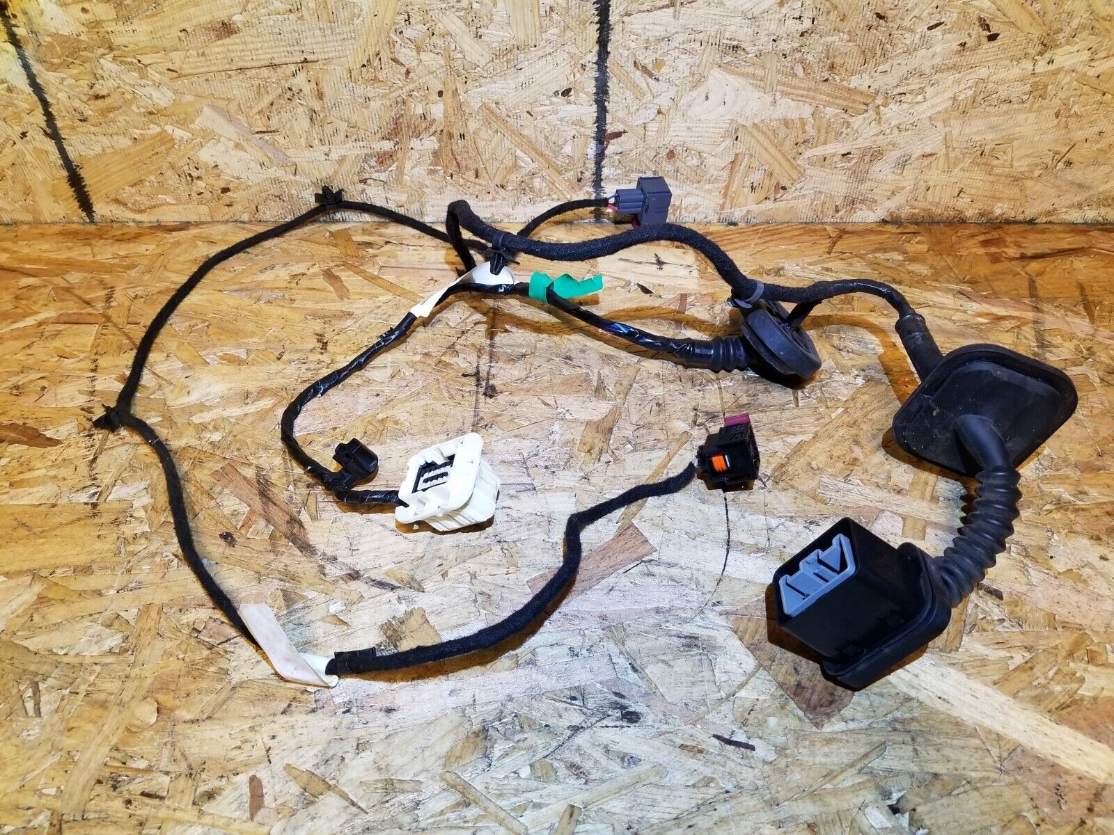 2005-2009 Cadillac SRX Right Rear Passenger Side Door Wire Harness OEM Replacement - Perfect for Electrical Repairs & DIY Auto Maintenance