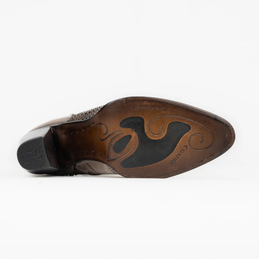 Women's Cuadra Late Cowhide Ankle Boots - Stylish & Comfortable for Casual Wear, Office & Night Out