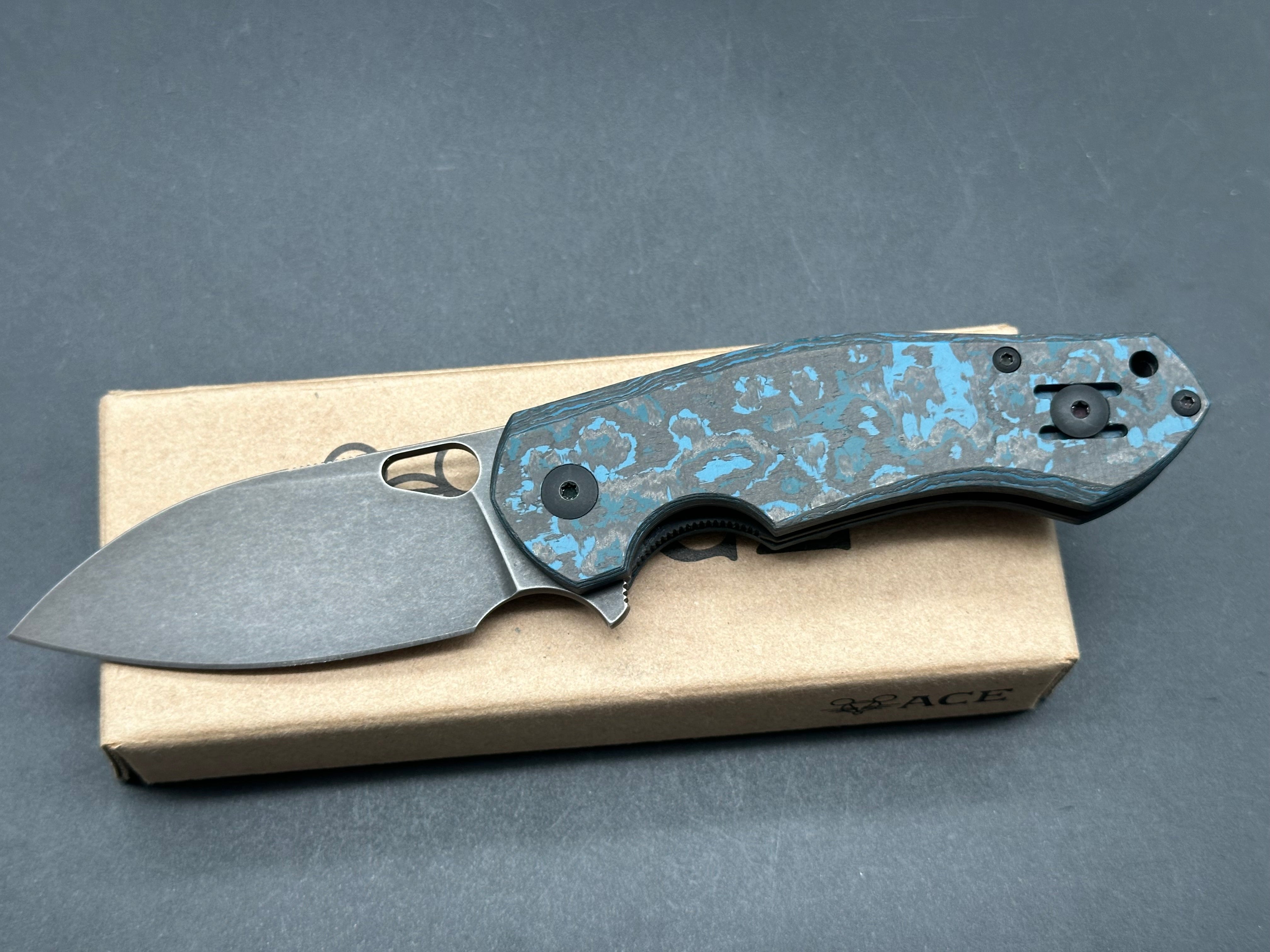 GiantMouse ACE Biblio Ice Folding Knife - Arctic Fat Carbon Handle - SMKW Exclusive - EDC Pocket Knife for Outdoor Camping, Hiking & Everyday Carry