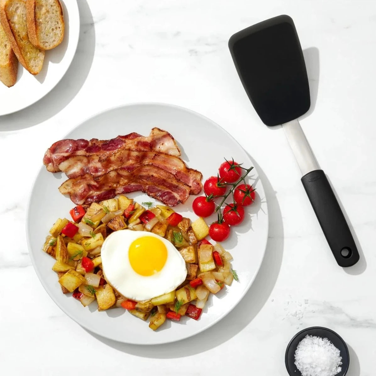 OXO GOOD GRIPS Silicone Turner Spatula - Heat Resistant Kitchen Utensil for Flipping Pancakes, Eggs & Burgers - Non-Stick Cooking Tool for Grilling, Baking & Stovetop Use
