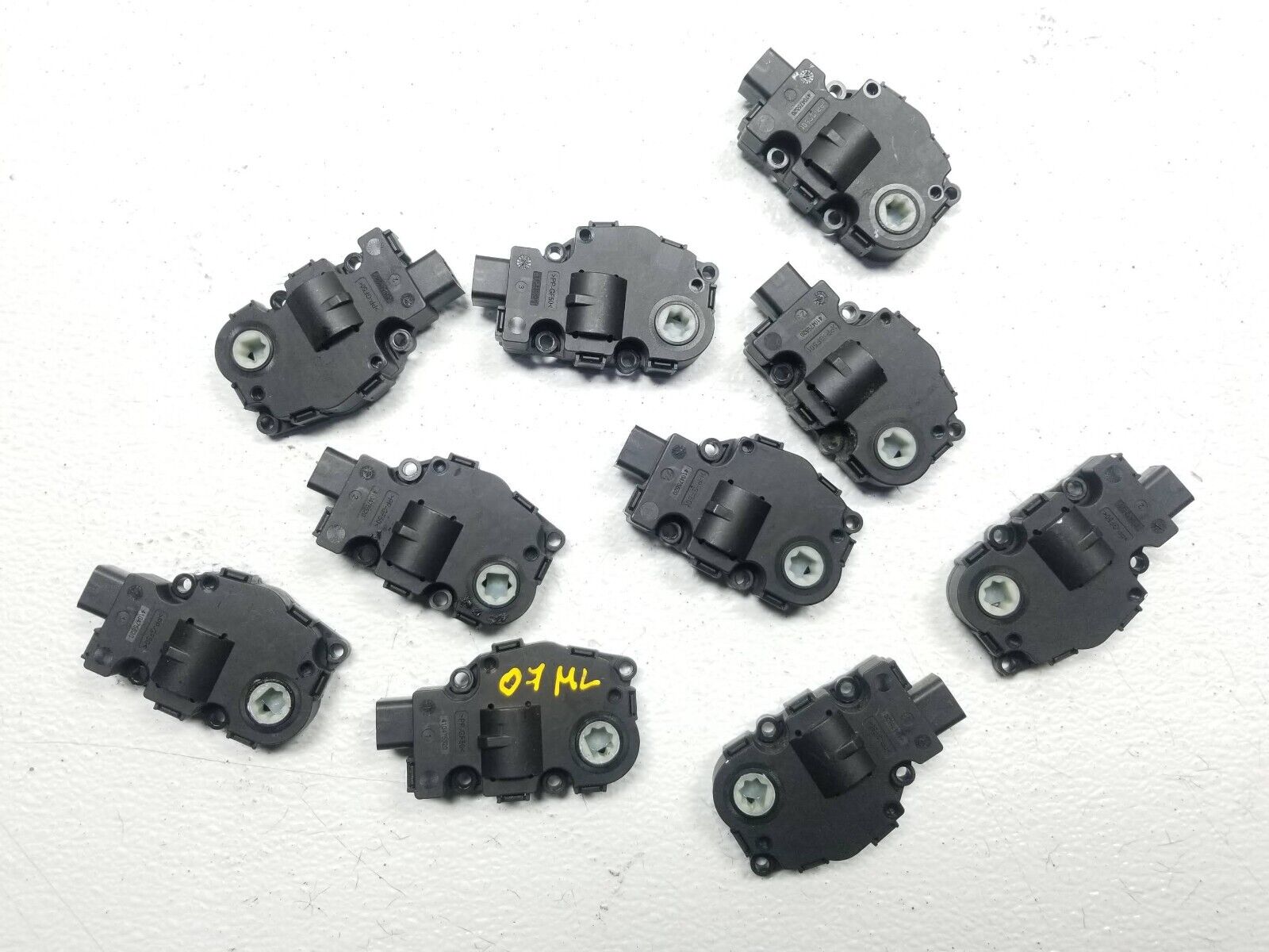 06-11 Mercedes ML500 HVAC AC Heater Climate Control Flap Motor OEM Replacement Part - Perfect for AC Repair & Climate System Maintenance