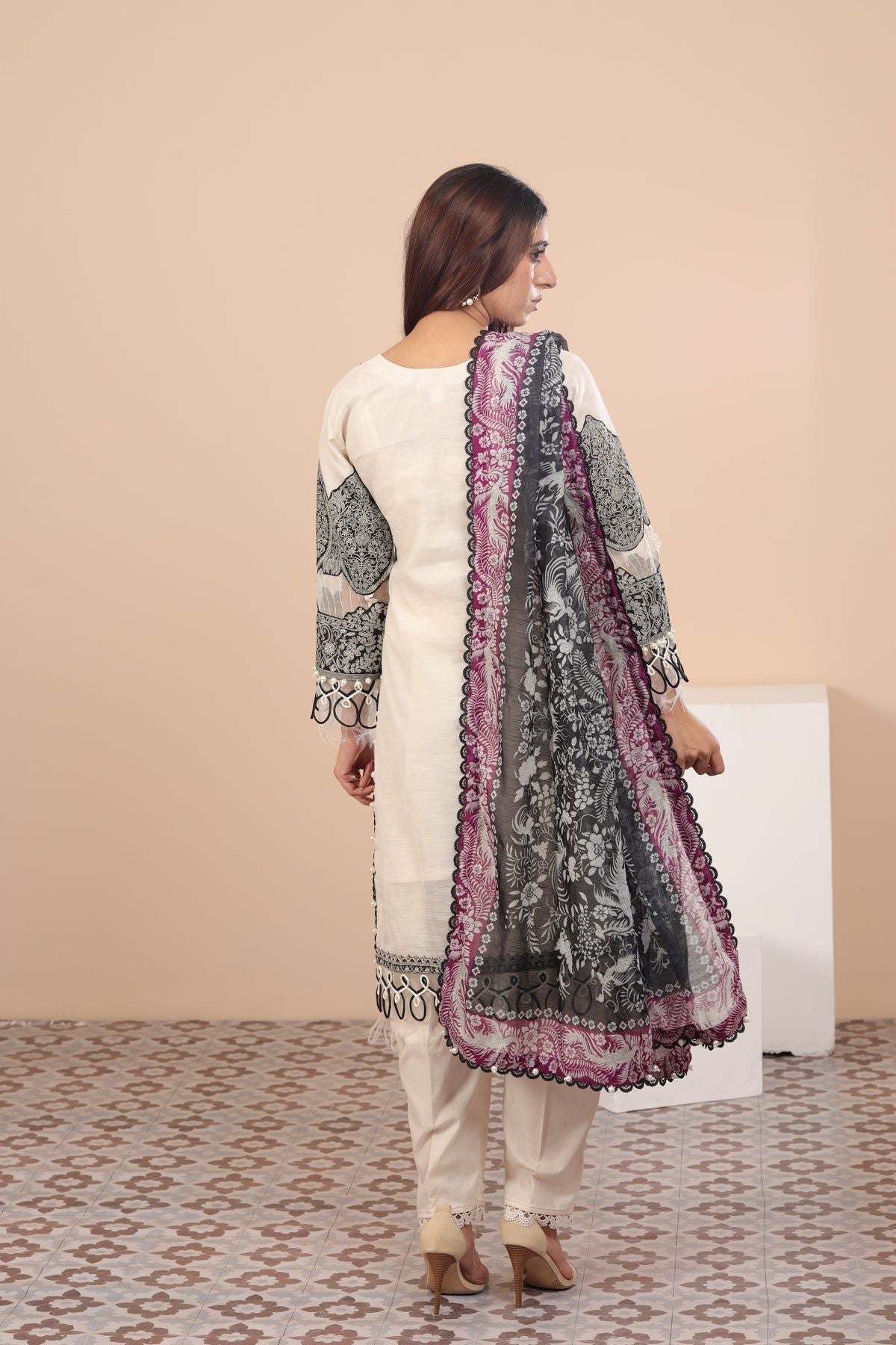 3B Muzlin Summer Stitched Sana Safinaz Dresses - Elegant Pakistani Designer Outfits for Women | Perfect for Weddings, Parties & Special Occasions