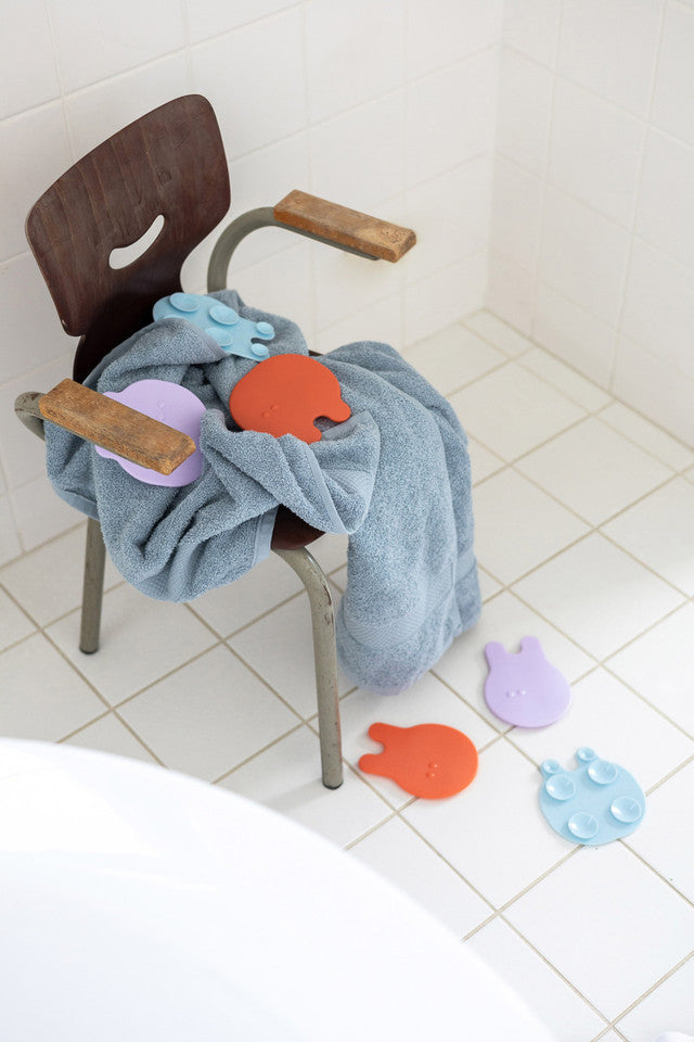 Quut Grippi Jellyfish Bath Safety Grips - Non-Slip Shower Floor Mats for Kids & Adults, Coral Blue - Perfect for Bathtub, Pool & Shower Safety