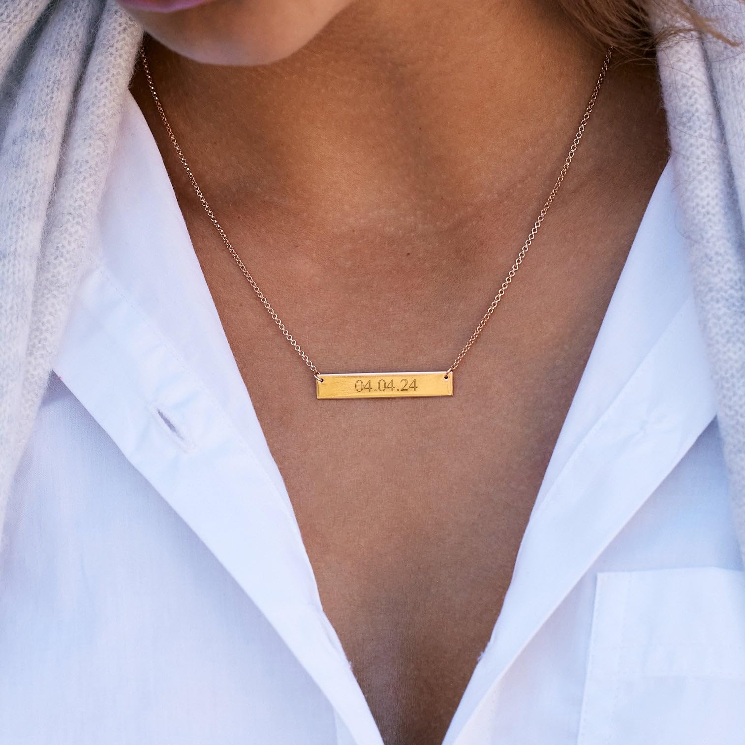 EVE'S ADDICTION Personalized Rose Gold Bar Necklace with Custom Date - Engraved Women's Jewelry Gift for Wife, Mom, Girlfriend - Perfect Birthday, Anniversary, Graduation Present - Elegant Everyday Wear & Special Occasion Jewelry