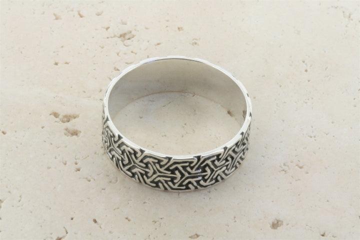 Geometric Silver Band Ring for Women - Elegant Minimalist Jewelry for Everyday Wear, Gift Giving & Special Occasions