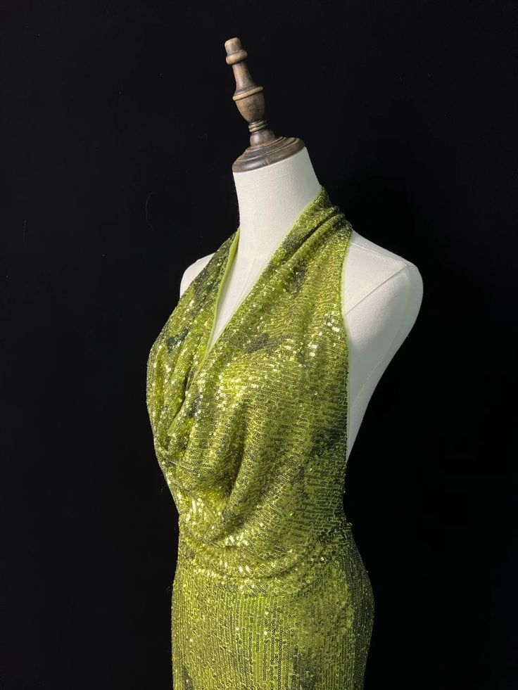 Elegant Green Halter Sequins Backless Prom Dress Mermaid Long Evening Gown J6726 - Perfect for Homecoming, Prom Night, and Formal Events