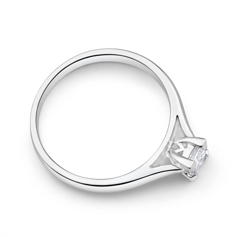 18K White Gold Solitaire Ring with 0.3 Carat Diamond - Elegant Engagement & Wedding Ring for Women, Perfect for Proposals, Anniversaries, and Special Occasions