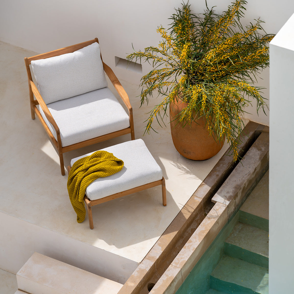 Premium Teak Outdoor Fabric Lounge Chair - Waterproof & UV Resistant - Off White Patio Furniture for Backyard, Poolside & Garden Relaxation