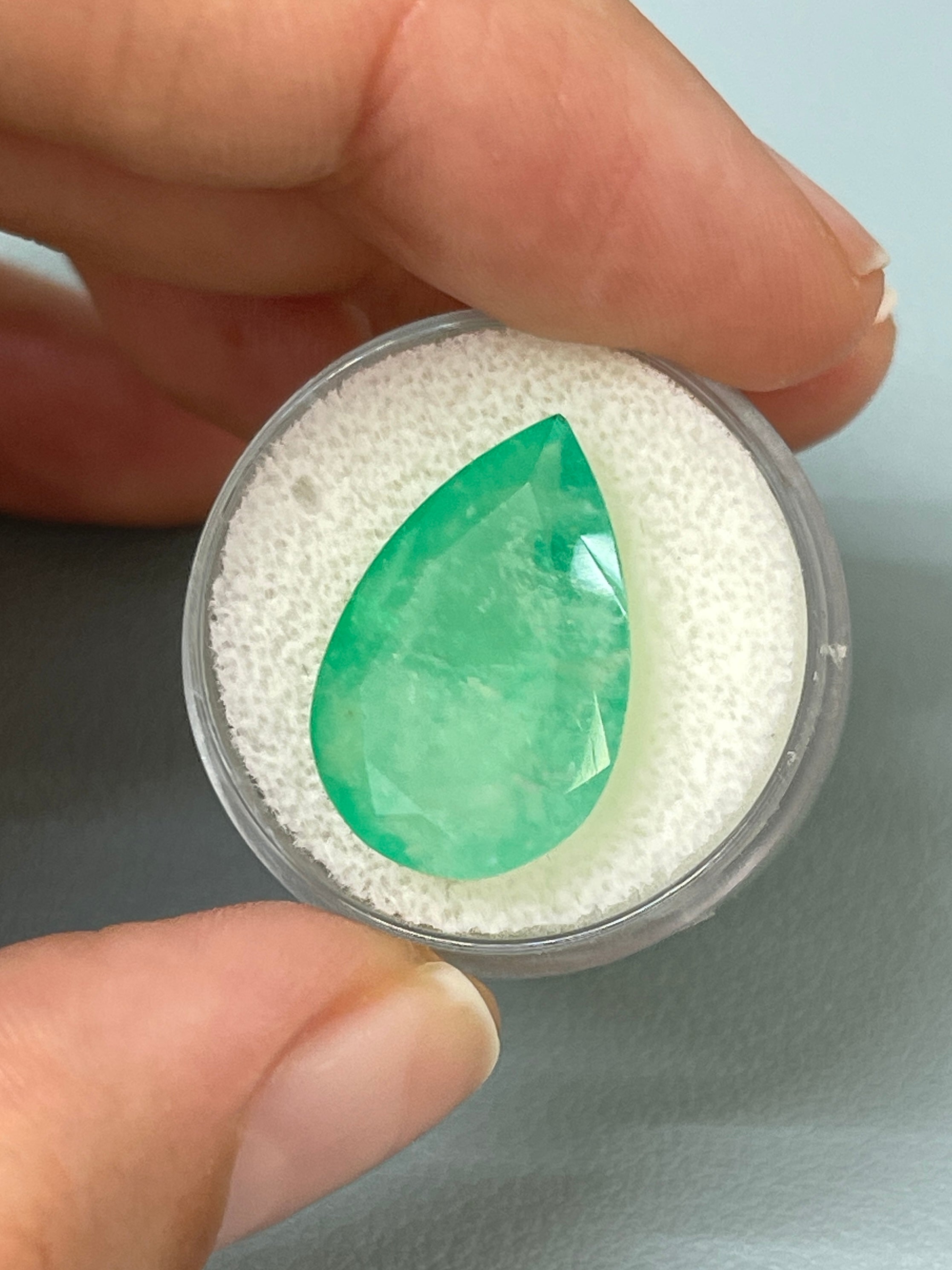 14.77 Carat Natural Colombian Emerald Pear Cut Loose Gemstone - Earthy Green 21x14mm for Jewelry Making, Engagement Rings & Luxury Gifts