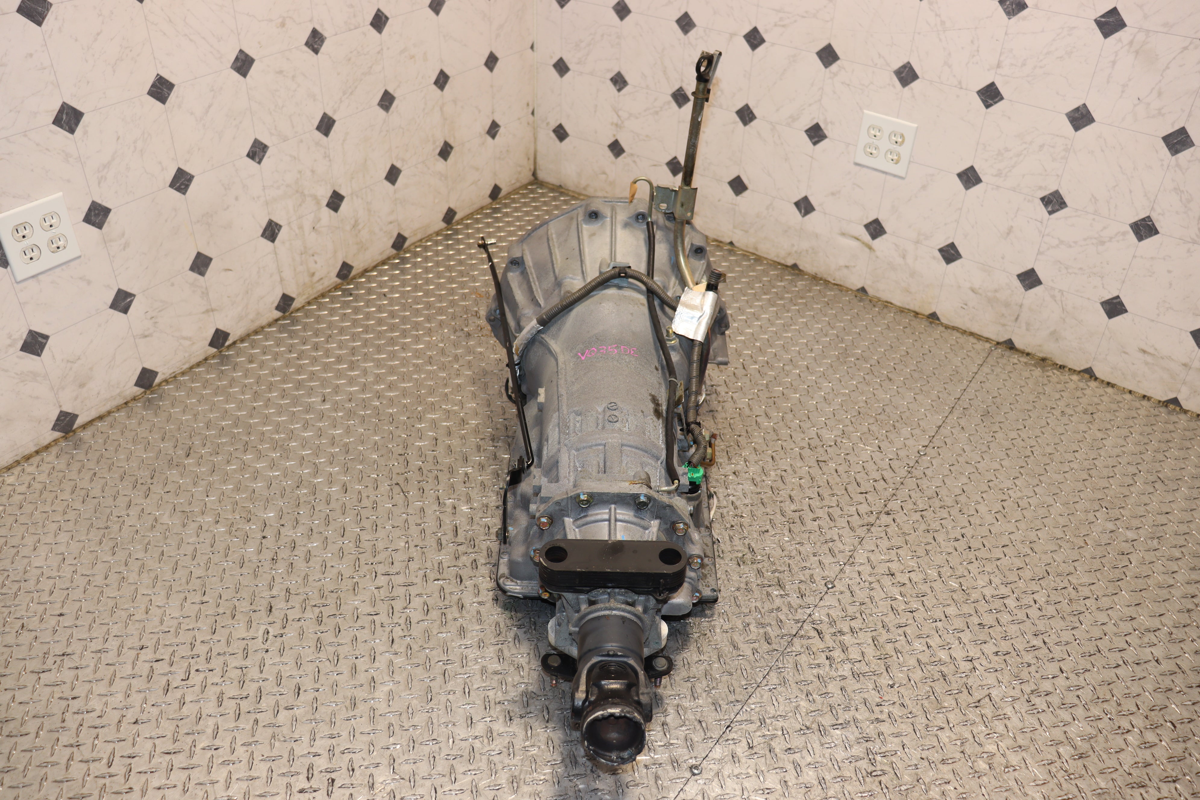 JDM VQ35DE Automatic Transmission RWD for 2003-2005 Nissan 350Z & Infiniti G35 (1 Plug) - Performance Upgrade & Replacement Part for Drifting & Street Racing