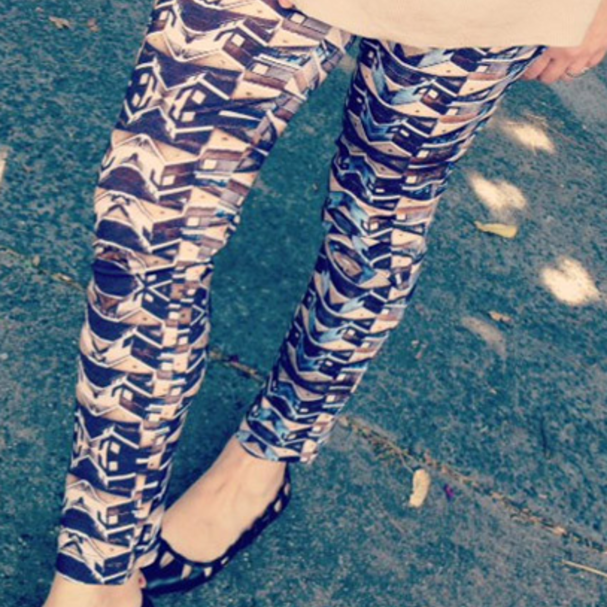 Anita Ponti Pant Pattern - Women's High Waist Flared Trousers Sewing Pattern for DIY Fashion & Retro Style Outfits - Perfect for Casual Wear, Office Attire & Vintage Looks