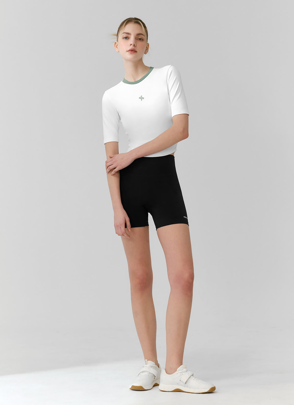 Stylish Sporty Logo Color Block Crop Top for Women - Trendy Workout & Casual Wear