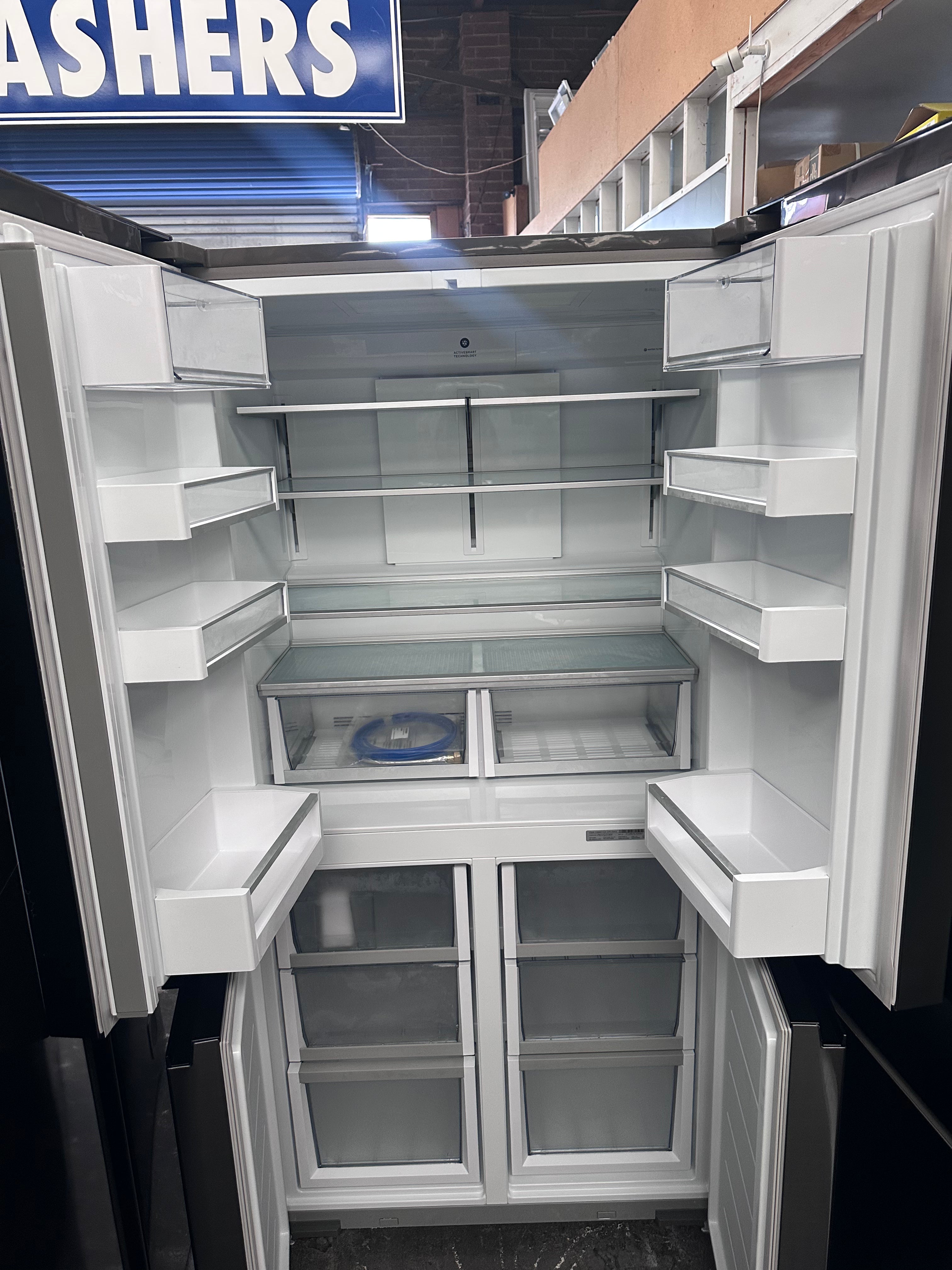 Fisher & Paykel RF605QNUVB1 538L Black Stainless Steel French Door Refrigerator - Factory Second | Perfect for Modern Kitchens & Open-Plan Living Spaces