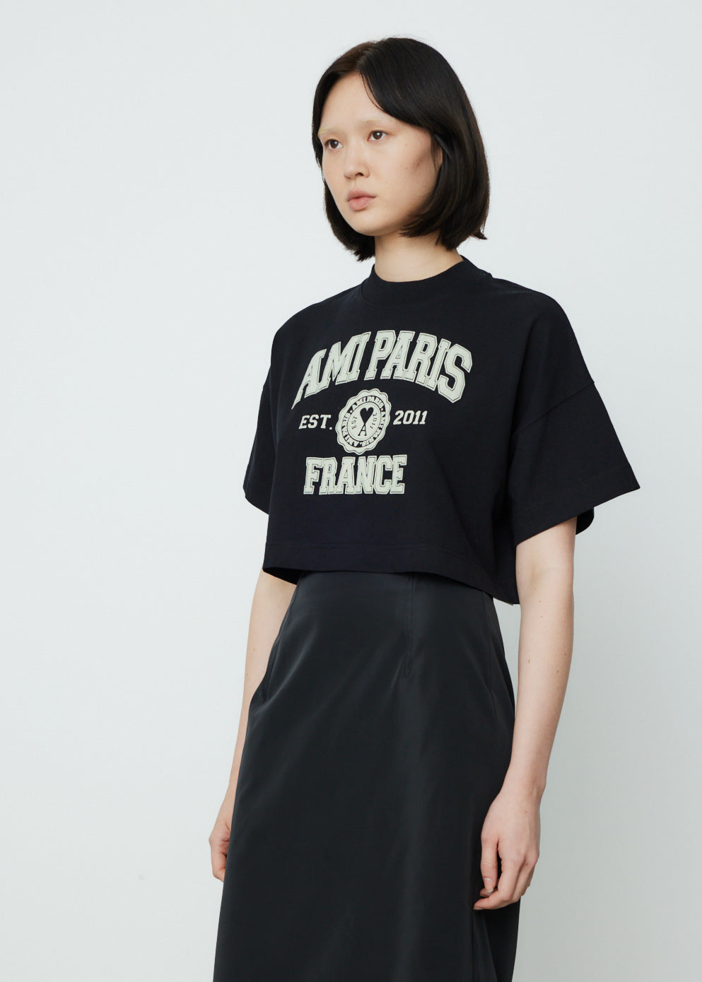 Ami Paris Women's Crop T-Shirt - Stylish Short Sleeve Casual Top for Summer Outfits & Streetwear Fashion