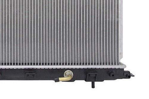 High-Performance Car Radiator - Aluminum Alloy Cooling System for Trucks & SUVs - Perfect for Off-Roading & Heavy-Duty Use