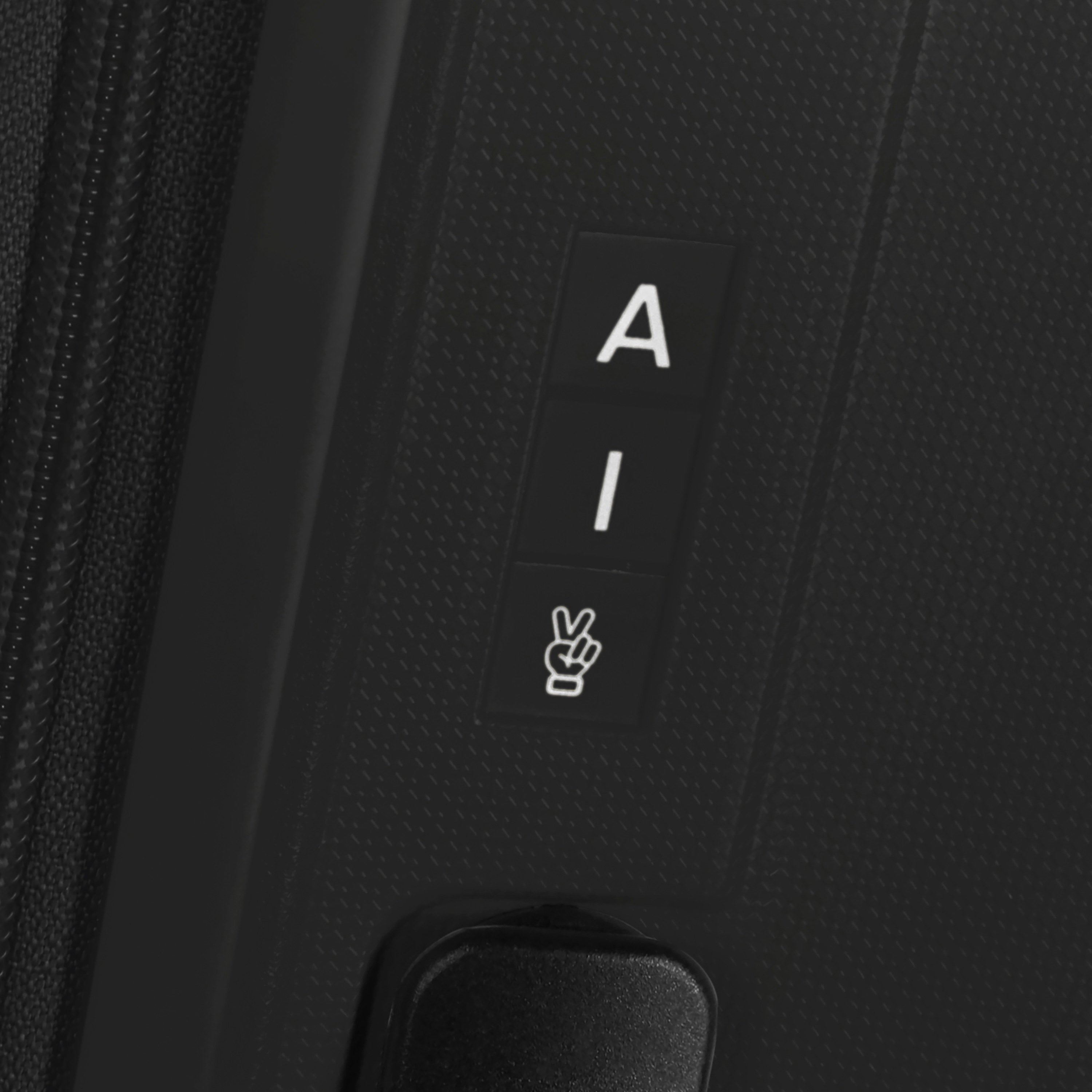 American Tourister Rejoy Spinner Expandable Large Suitcase - 28