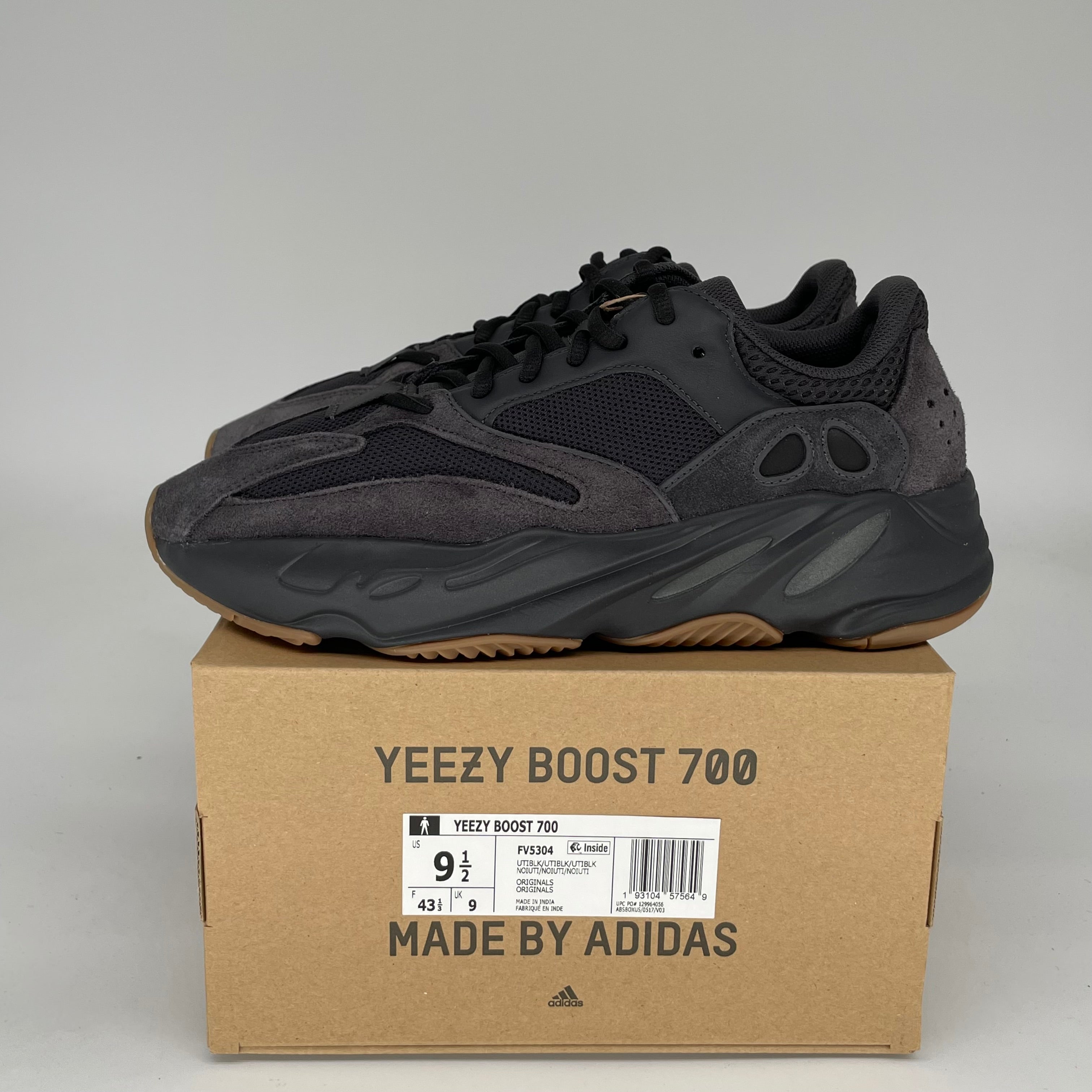Adidas Yeezy 700 Utility Black Men's Sneakers Size 9.5 FV5304 - Stylish & Comfortable for Casual Wear, Running & Street Fashion