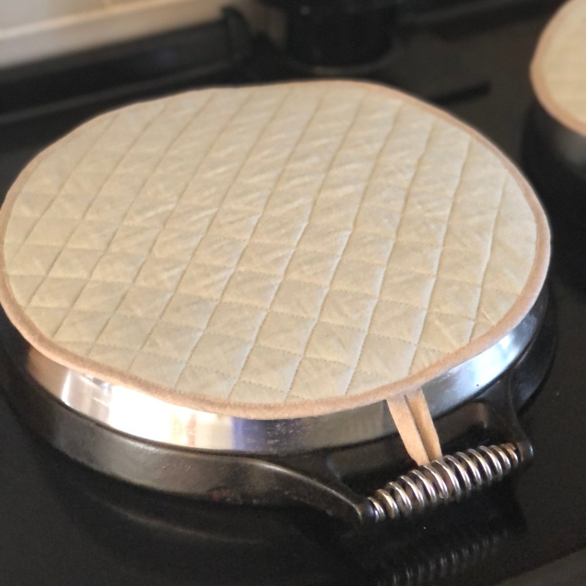 Quilted Linen AGA Lid Covers with Loops - Heat Resistant Stove Top Protector for AGA Cookers | Perfect for Kitchen Safety & Style