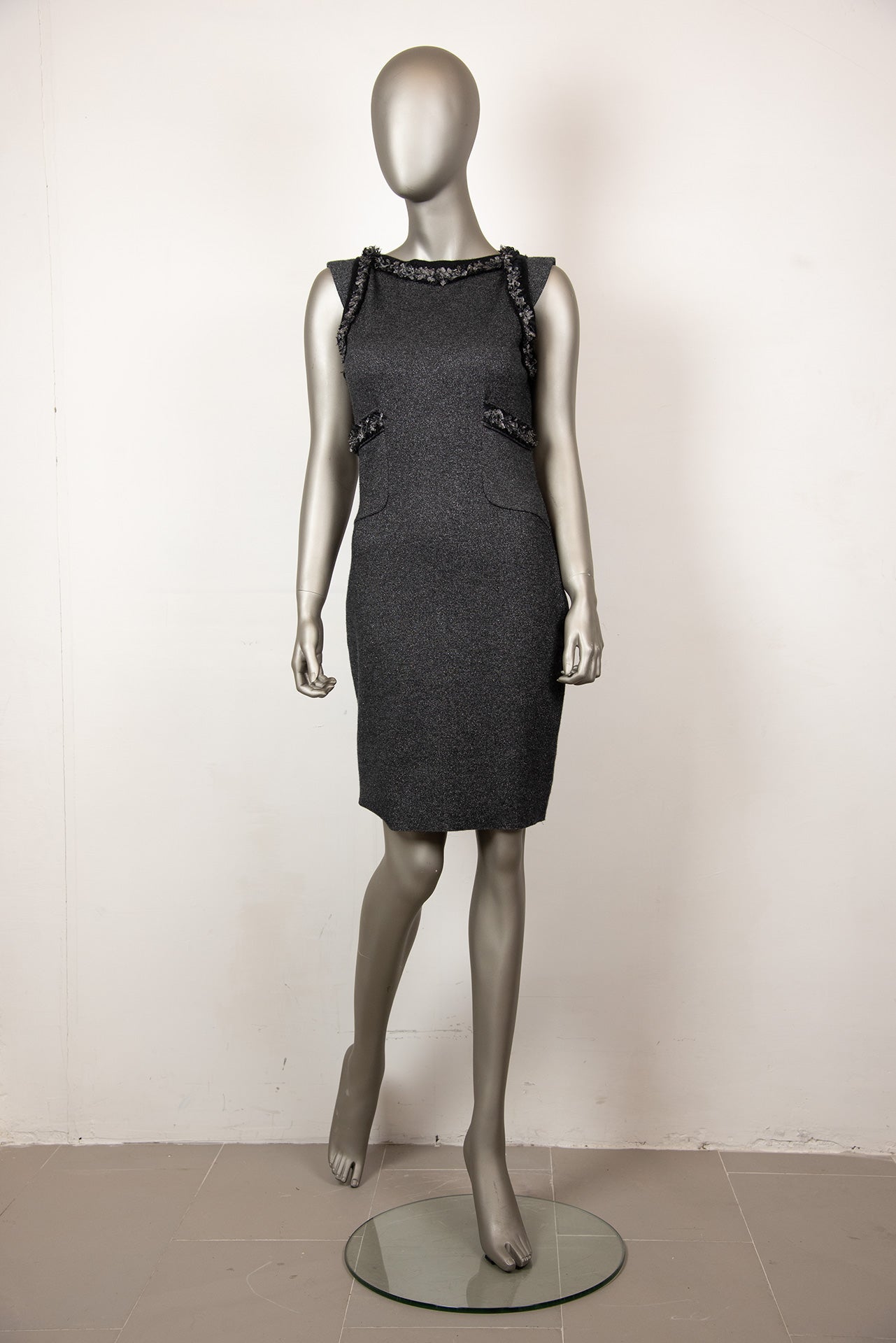 Chanel Gray Melange Lurex & Cashmere Tube Dress Size 40 - Elegant Evening Wear for Parties & Special Occasions