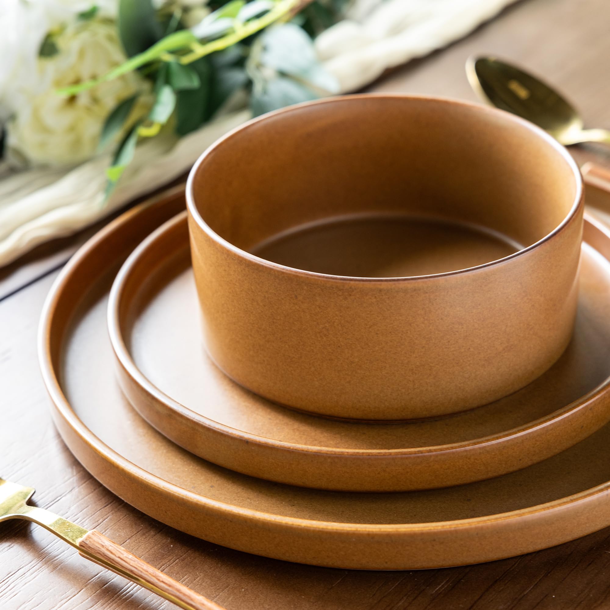 LERATIO 16-Piece Ceramic Dinnerware Set for 6, Durable Stoneware Plates & Bowls - Chip & Crack Resistant, Oven/Dishwasher/Microwave Safe - Perfect for Family Dining, Dinner Parties & Restaurant Use