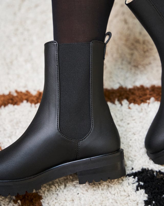 Vegan Chelsea Boots Women - Recycled Grain Leather Ankle Boots Black | Comfortable & Stylish for Casual Outfits, Office Wear & Winter Fashion