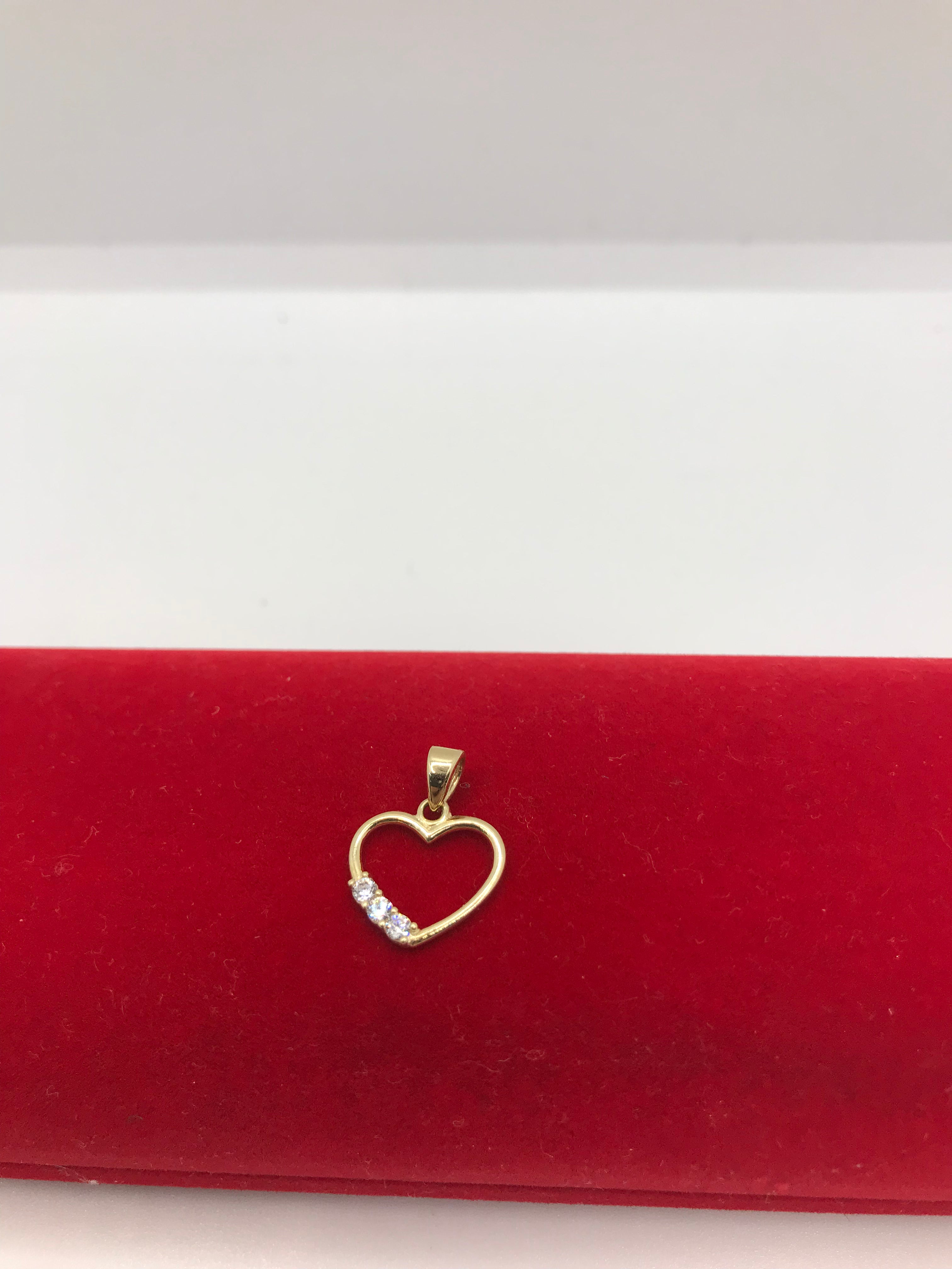 10K Gold Heart Pendant Necklace for Women - Dainty & Elegant Jewelry Gift for Valentine's Day, Anniversary, or Birthday - Perfect for Everyday Wear & Special Occasions