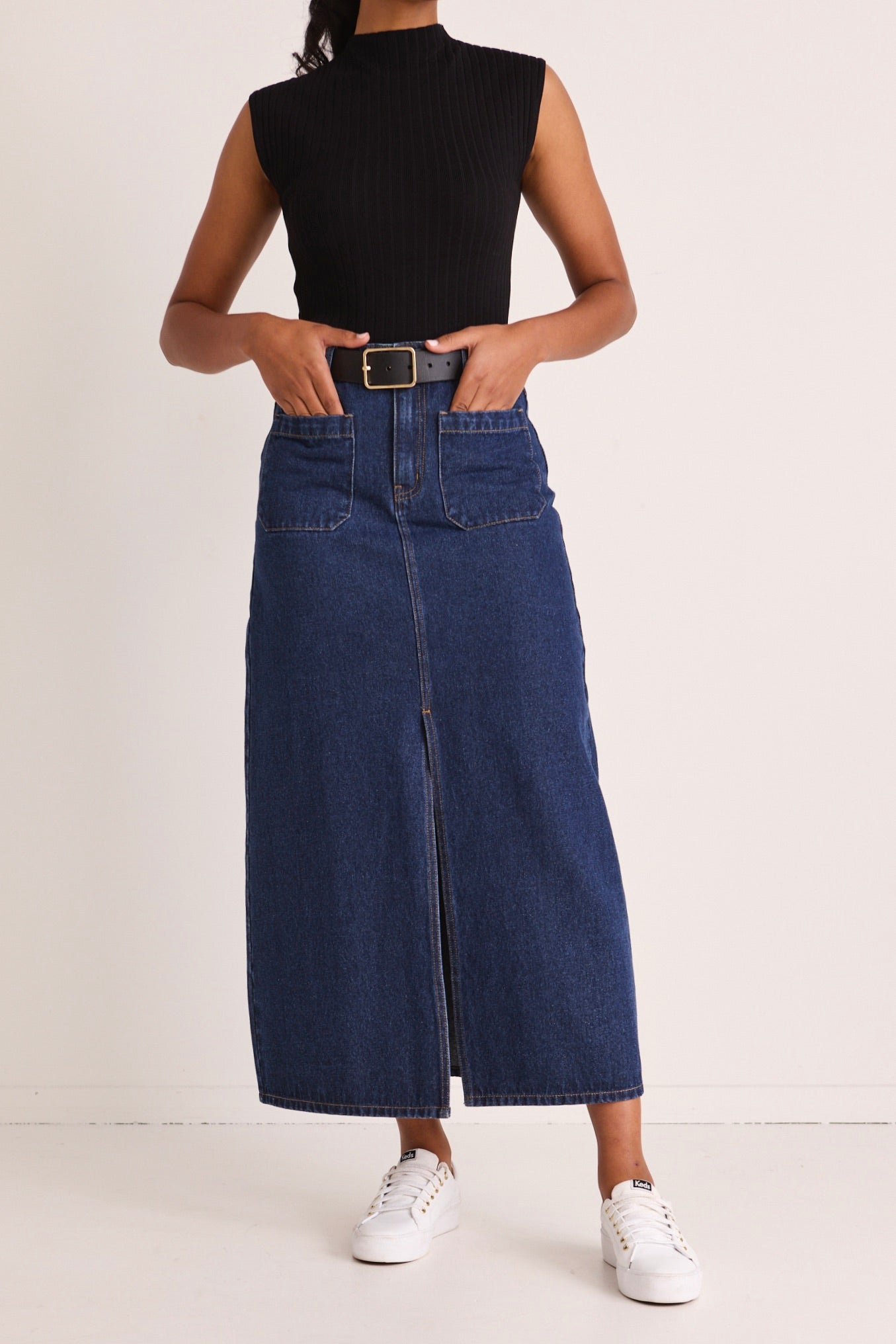 Indigo Pocket Front Denim Maxi Skirt for Women - Stylish Long Denim Skirt with Pockets, Perfect for Casual Outings, Beach Wear, and Boho Fashion