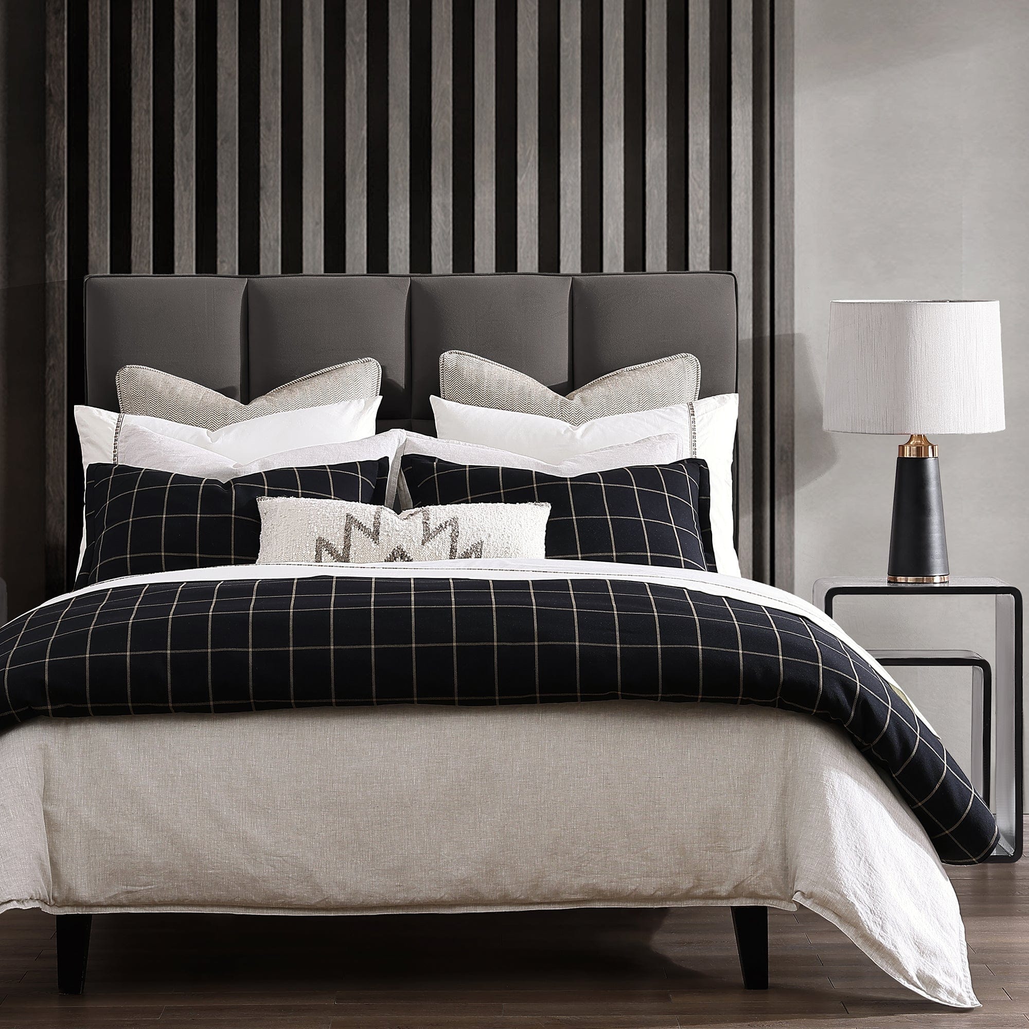 Stylish Windowpane Plaid Bedding Set - Soft & Breathable Queen Size Comforter, Sheet & Pillowcase Set - Perfect for Cozy Bedrooms, Guest Rooms & Dorm Decor