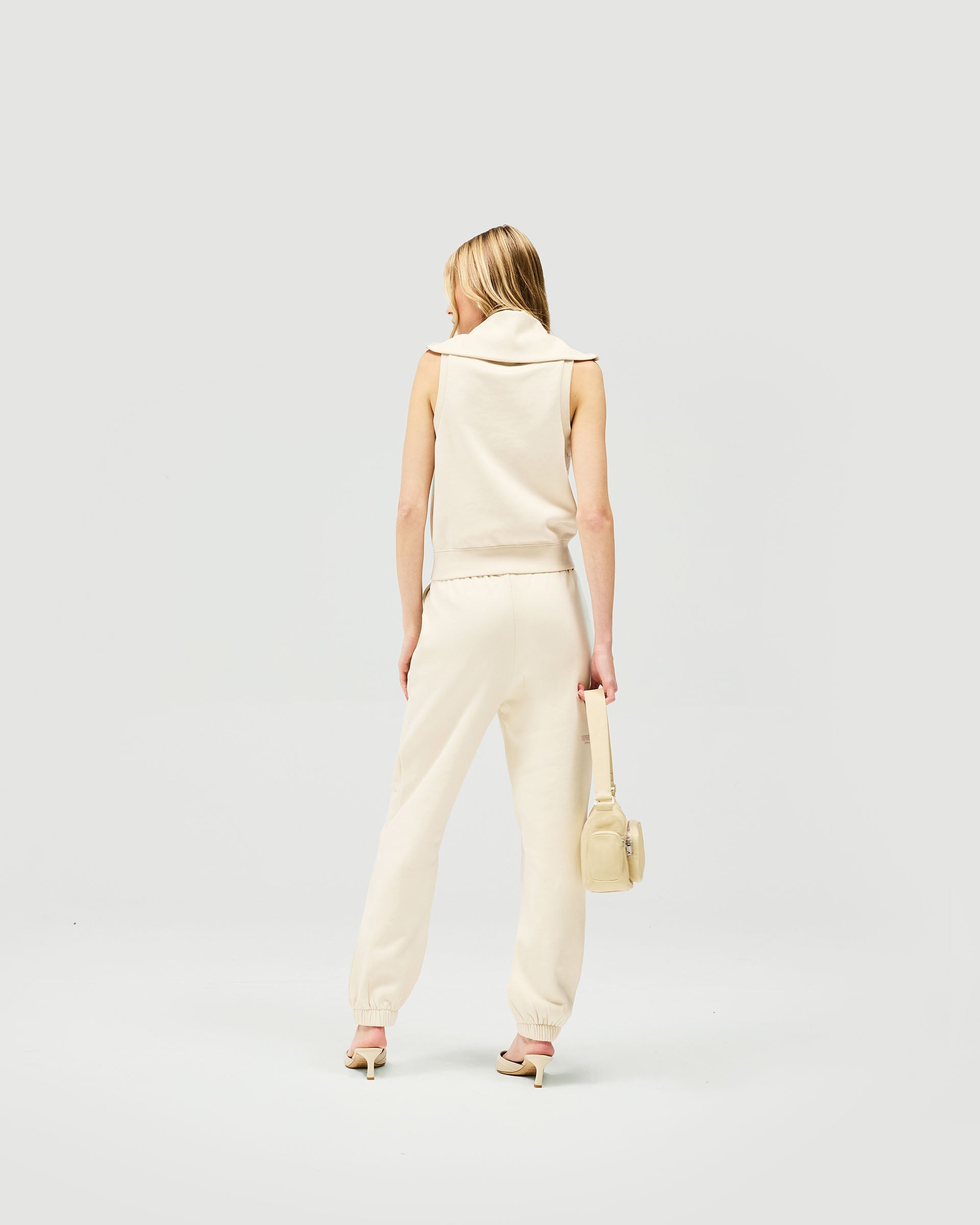 Owners Club Gilet Oat Milk - Stylish and Comfortable Vest for Casual Wear, Outdoor Activities, and Layering in Cool Weather
